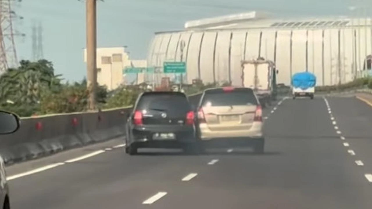 Kronologi Senggolan Livina vs Innova yang Berujung Aksi Kejar-Kejaran di Tol