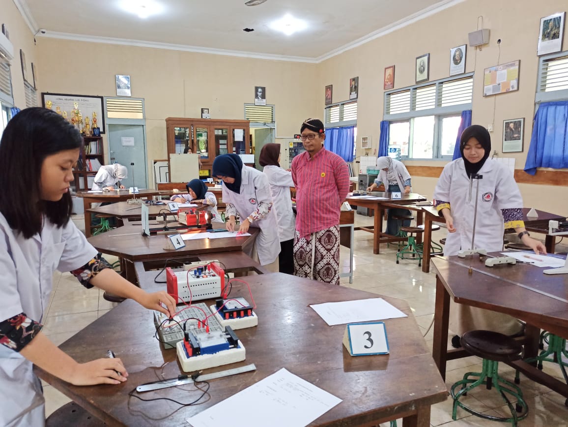 Bantuan Sarana Laboratorium IPA SMA 2026, Daftar Sebelum 14 Juni