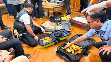 Polri Sita Rp476 Miliar di Sentul, Termasuk 74 Kg Emas