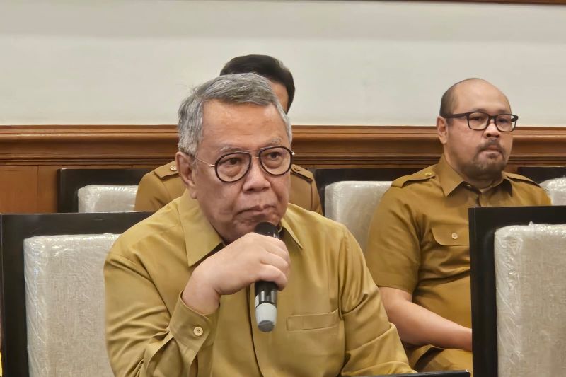 Wali Kota Tangerang Selatan Benyamin Davnie