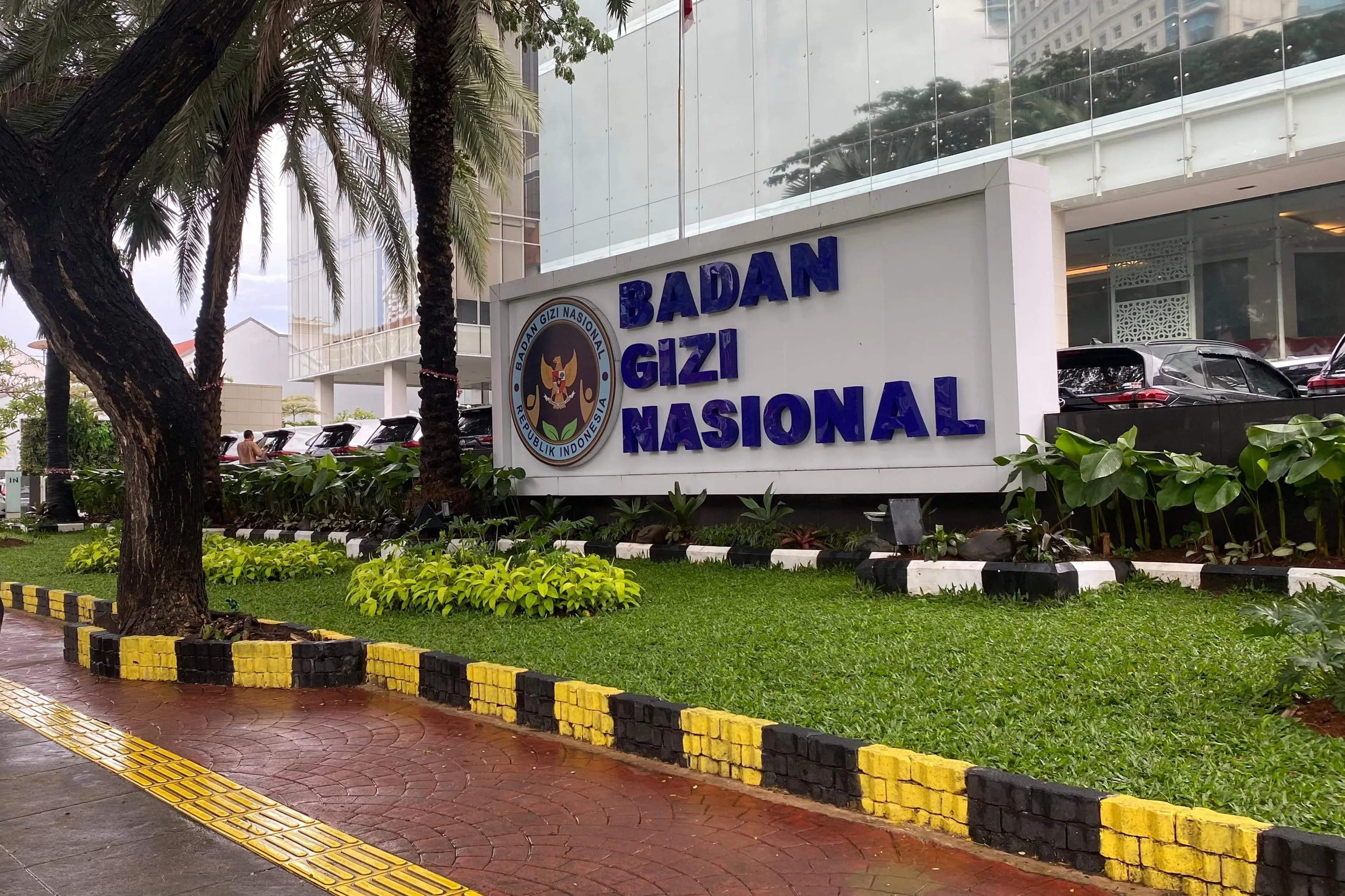 MBG Watch Demo di Kantor BGN, Tuntut Audit Program MBG