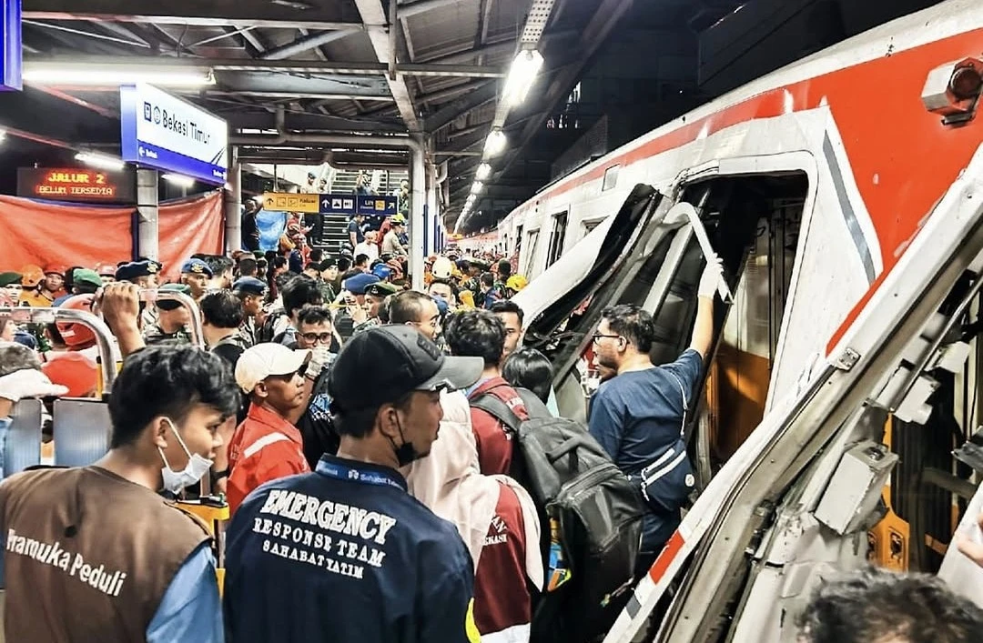 KAI Umumkan 7 Orang Meninggal Akibat Kecelakaan Kereta Api