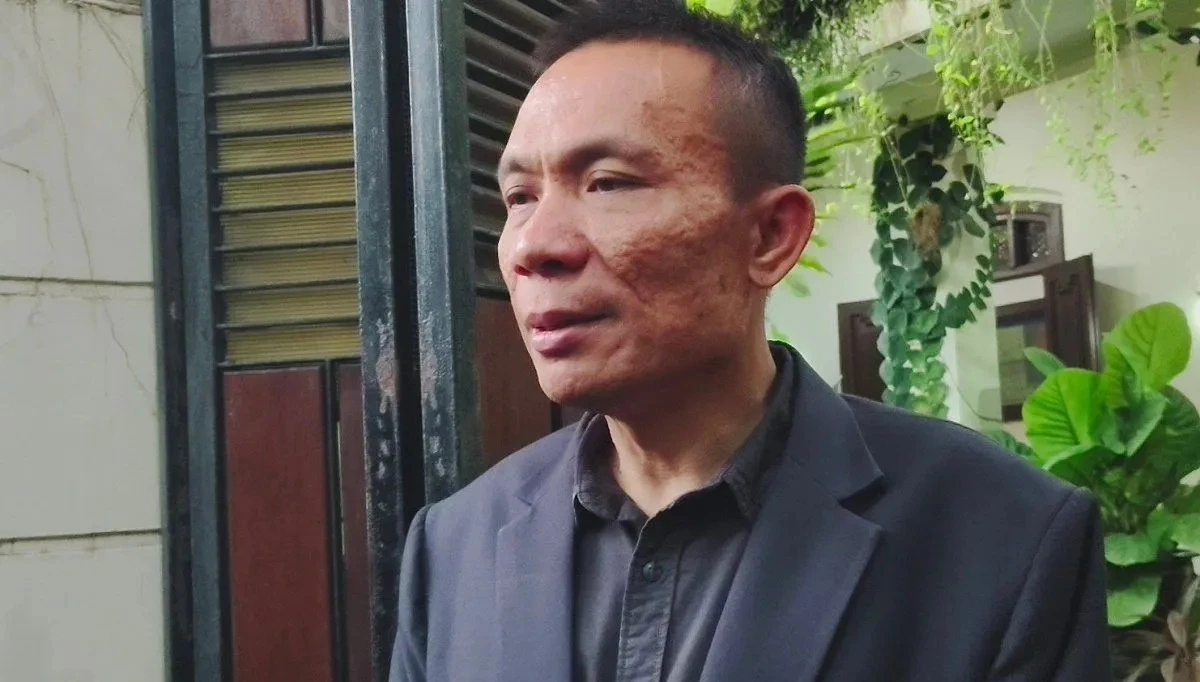 Polemik Ijazah Jokowi: Rismon Sianipar Datangi Rumah Jokowi dan Minta Maaf Terbuka