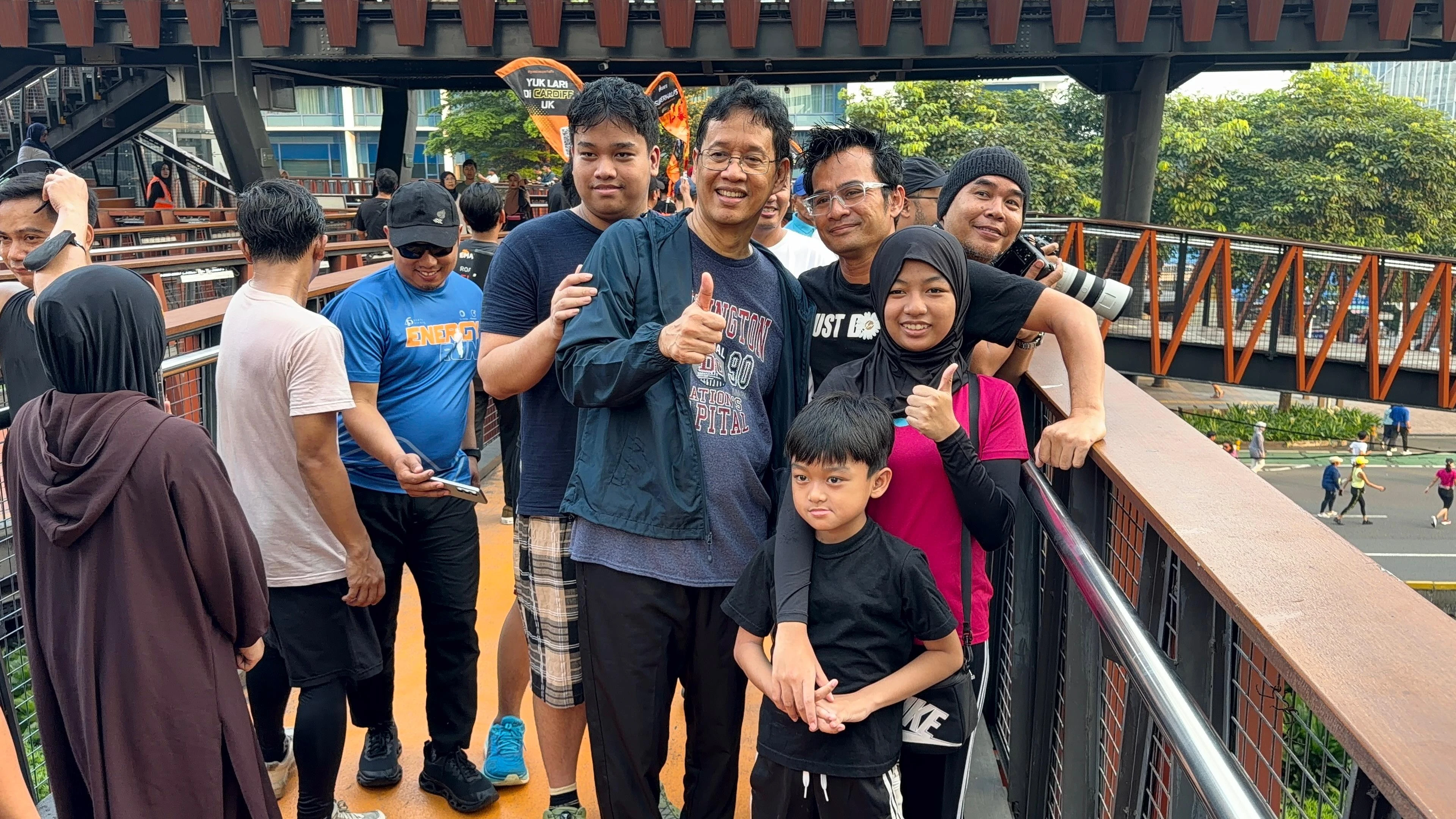 Menkeu Purbaya Nikmati CFD Jakarta Sambil Pantau Pergerakan Ekonomi
