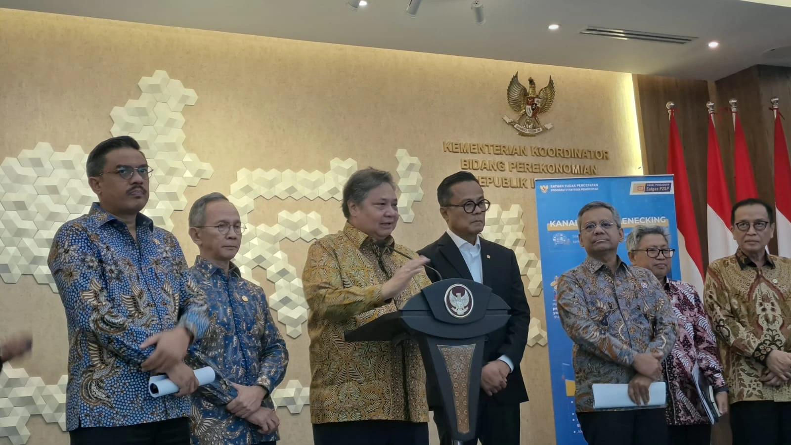 Airlangga Ungkap Skema Relaksasi KUR untuk Debitur Terdampak Bencana