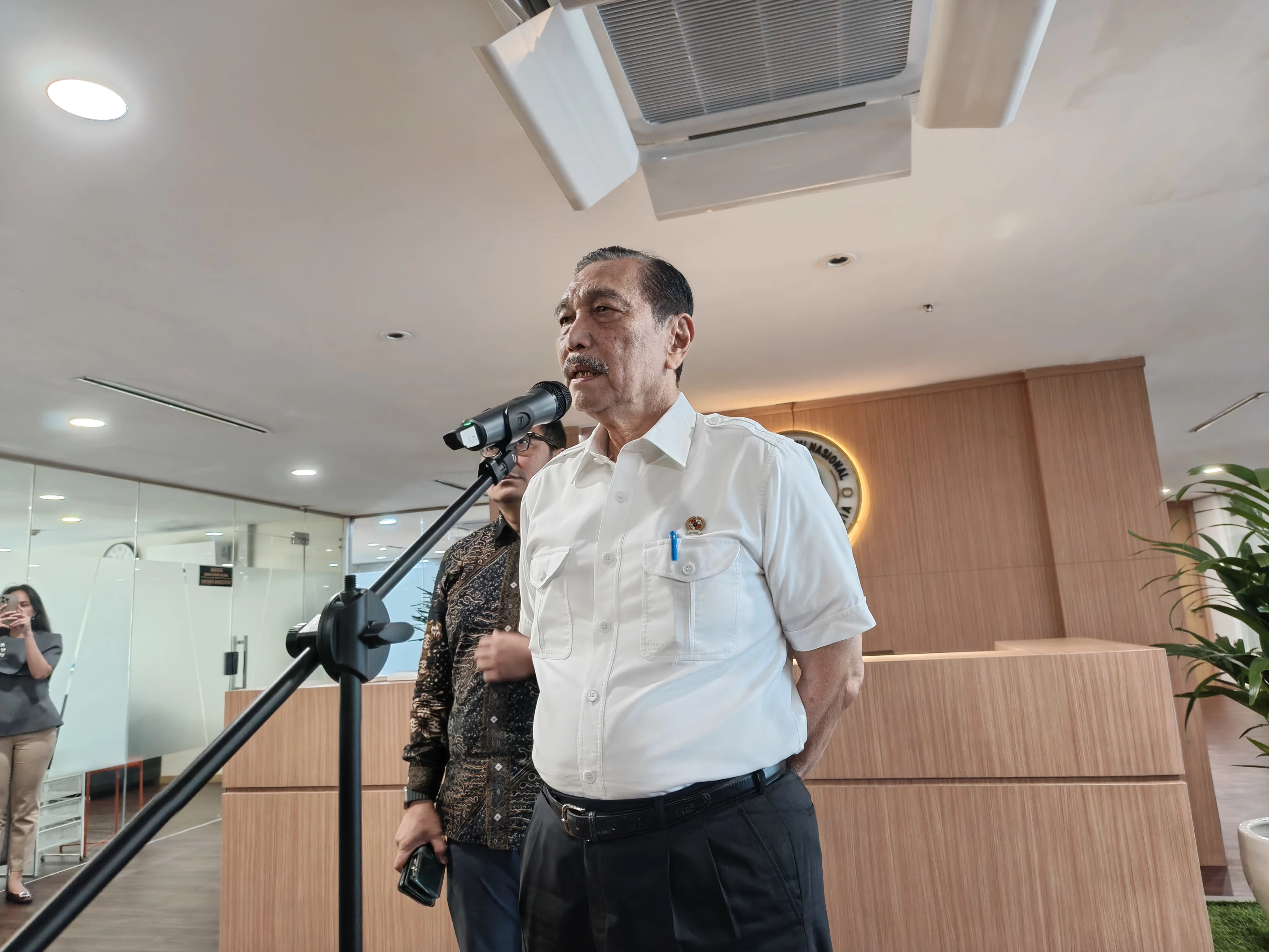 Luhut: Perlinsos Digital Bisa Hemat Anggaran hingga Rp2.000 Triliun