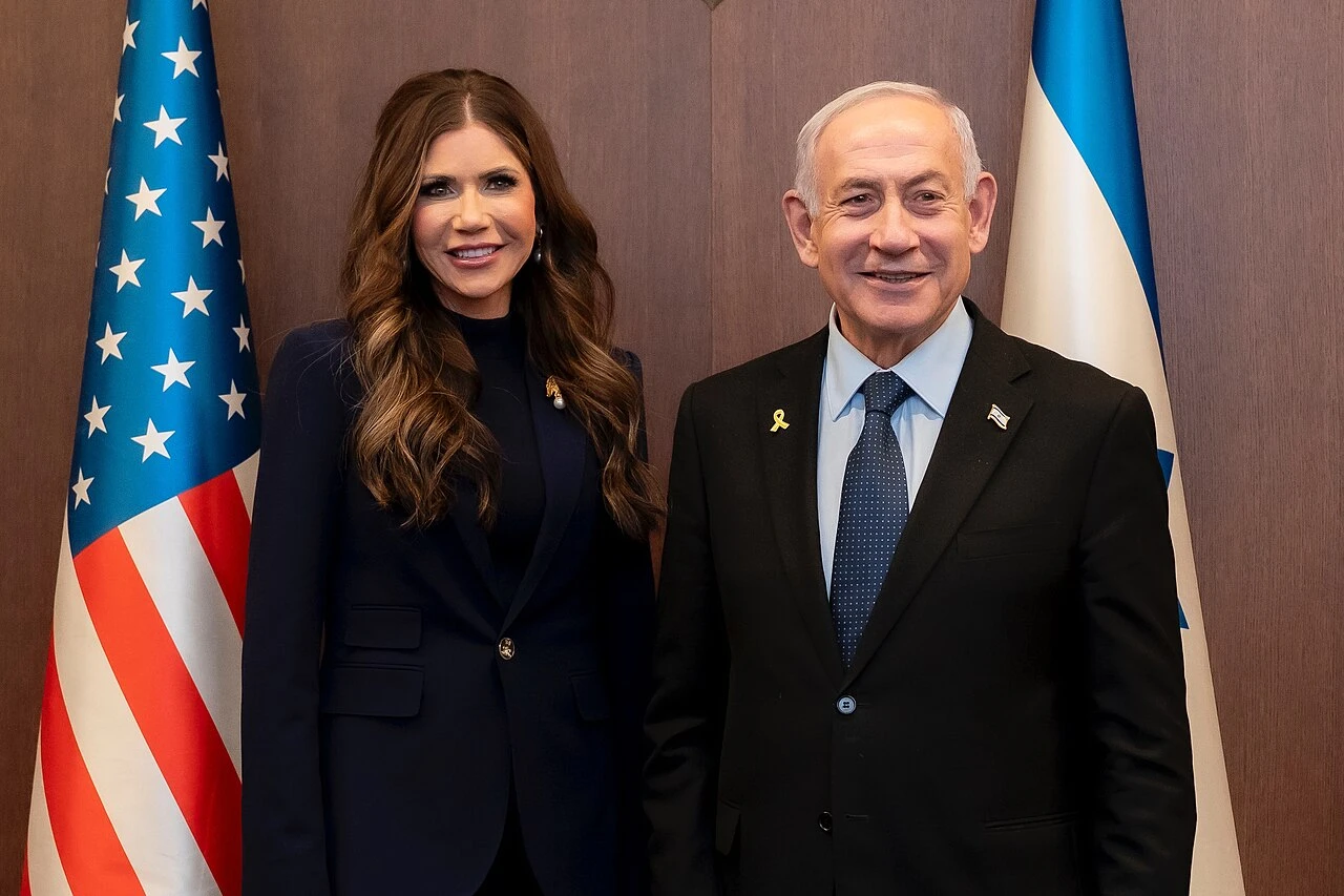 Profil Kristi Noem, Menteri Keamanan Dalam Negeri AS yang Dipecat Akibat Kontroversi