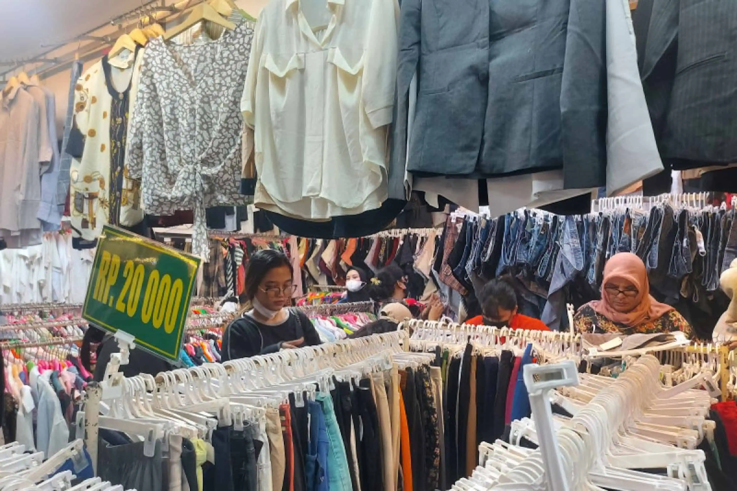 Alarm Merah! Tren Thrifting Gerus Industri Tekstil Lokal hingga PHK Massal