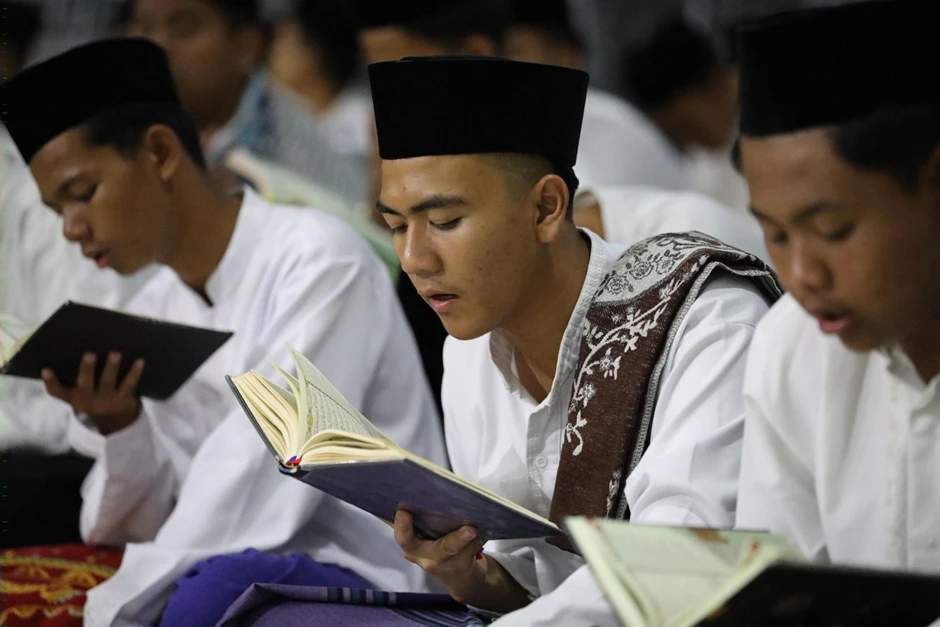 Masya Allah! Gen Z Ternyata Generasi Paling Jago Baca Al-Quran