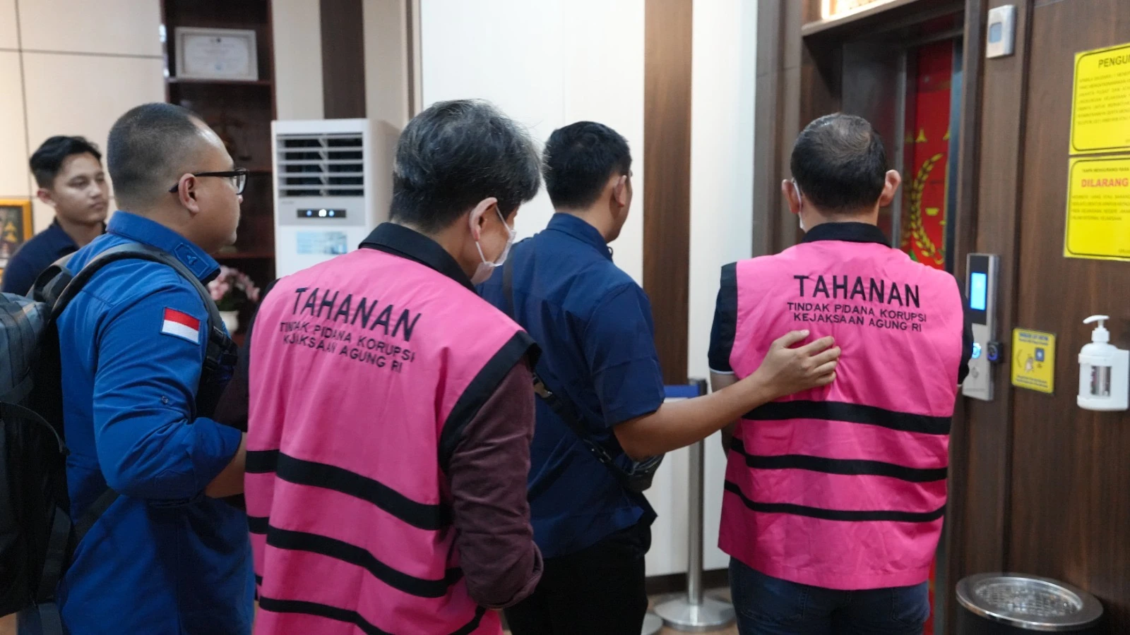 Kejagung Limpahkan 4 Tersangka Dugaan Korupsi Tambang PT AKT ke Kejari Jakpus
