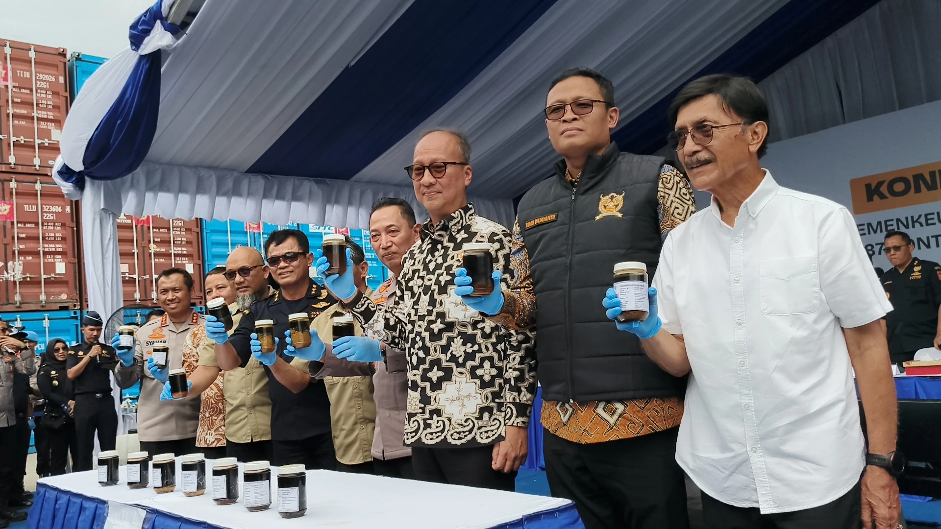 Modus Baru Penghindaran Ekspor Sawit Terkuak, 87 Kontainer Ditahan di Tanjung Priok