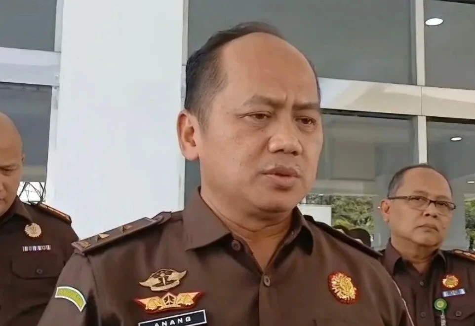 Kasus Minyak Goreng, Kejagung Geledah Kantor Ombudsman dan Rumah Anggota Yeka Hendra