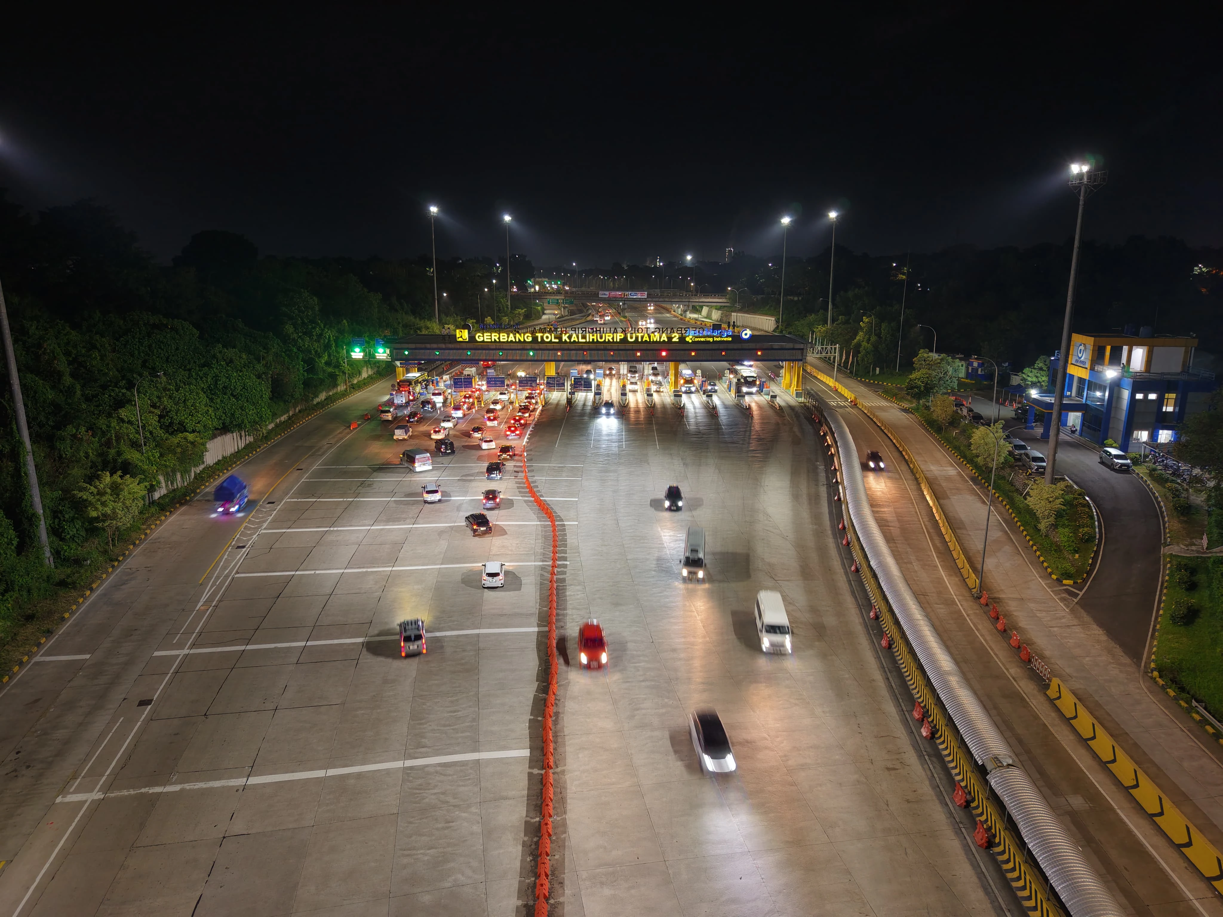 Lonjakan Kendaraan di Tol Cikupa dan Cileunyi Jadi Sinyal Puncak Mudik Lebaran