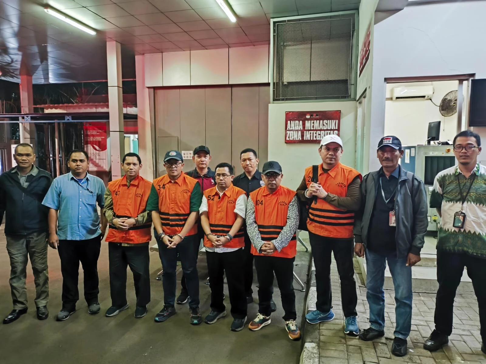 Bupati Kolaka Timur Dibawa ke Rutan Kendari untuk Jadi Saksi Dugaan Korupsi