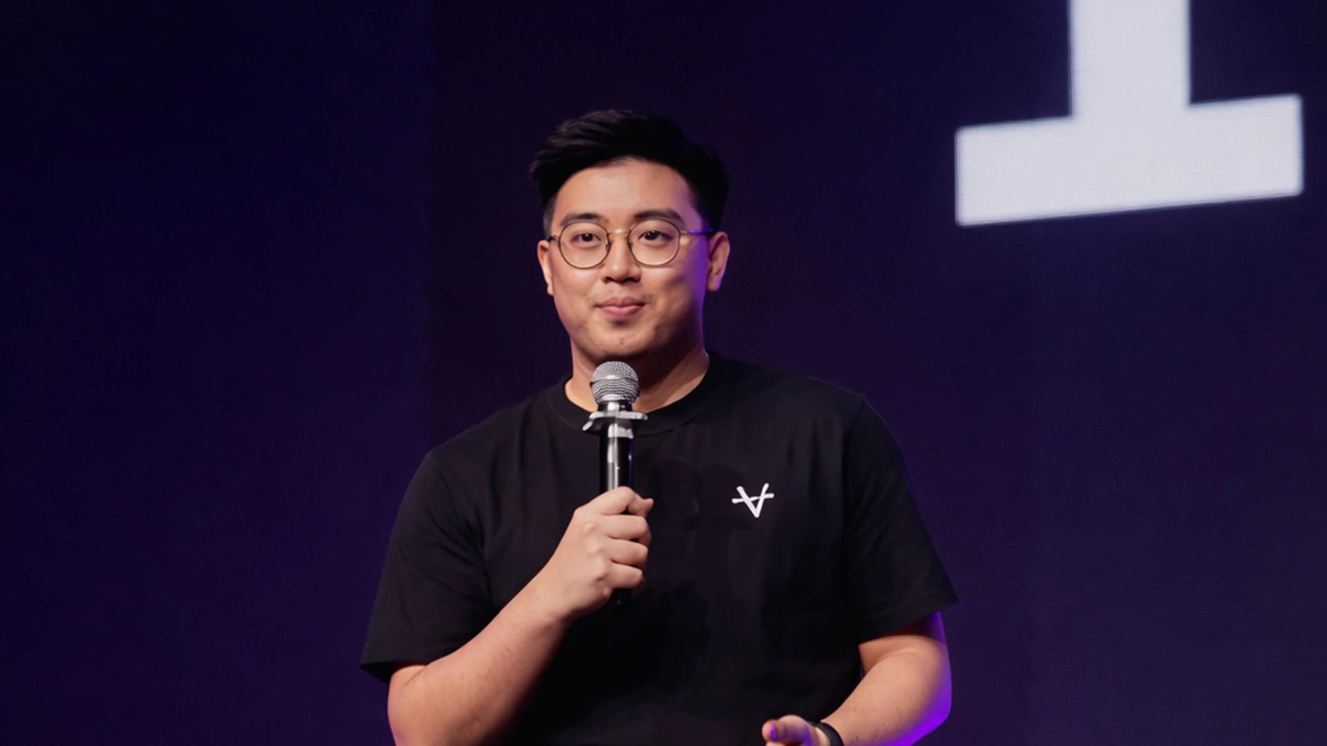 Soroti Kasus Timothy Ronald, DPR Minta OJK Tertibkan Influencer