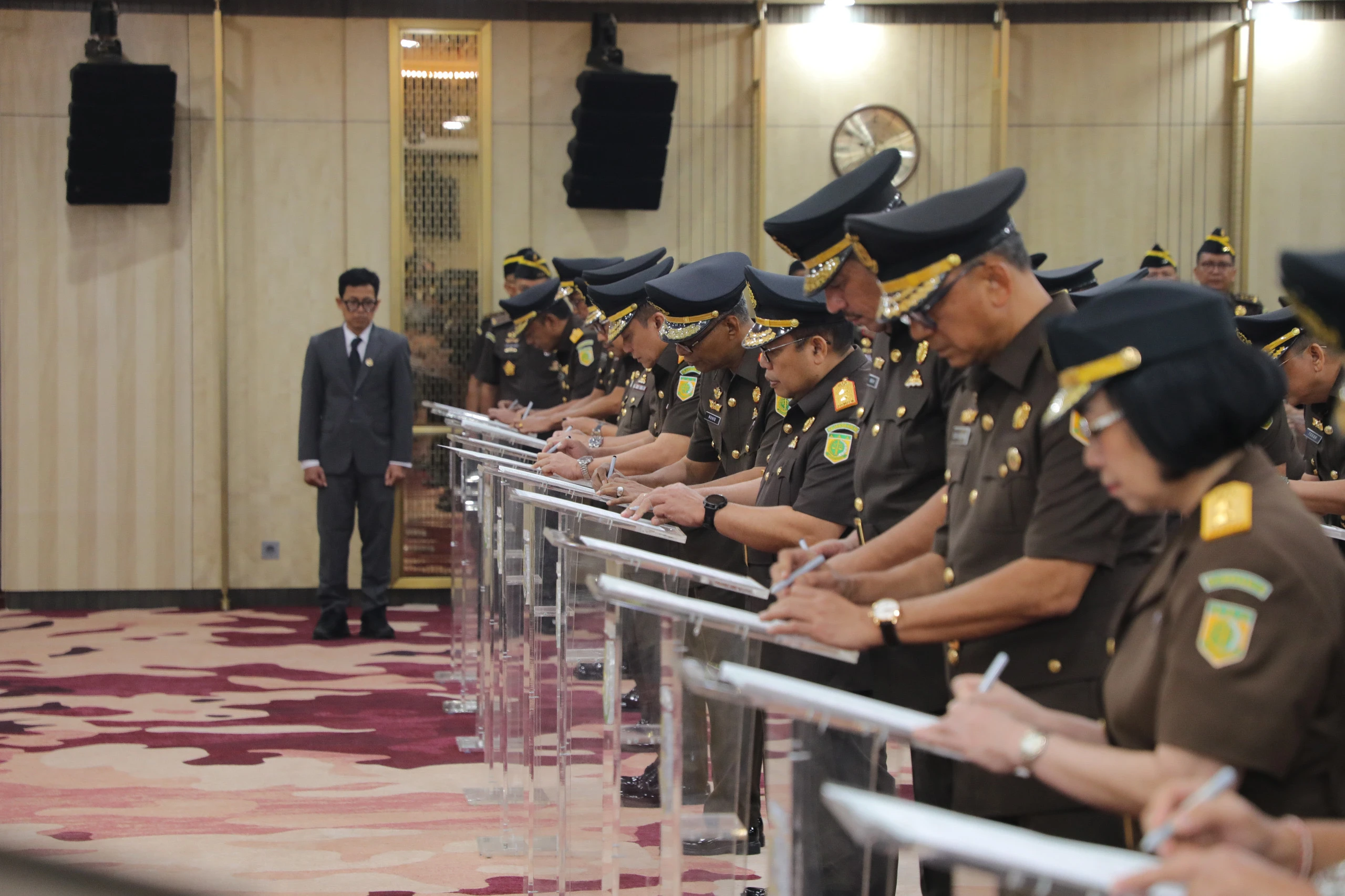 Jaksa Agung Rombak Jajaran Kajati, Lantik 30 Pejabat Eselon II
