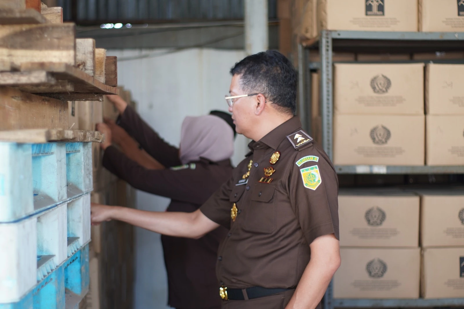 Kepala Badan Pemulihan Aset Kejaksaan Periksa Mobil Mewah Sitaan Kasus Timah dan Gratifikasi