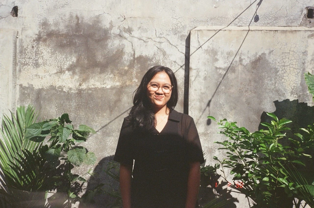 Tak Lagi Menunggu Kereta Kartini: Perjalanan Ruhaeni Intan Rebut Ruang Intelektual Perempuan