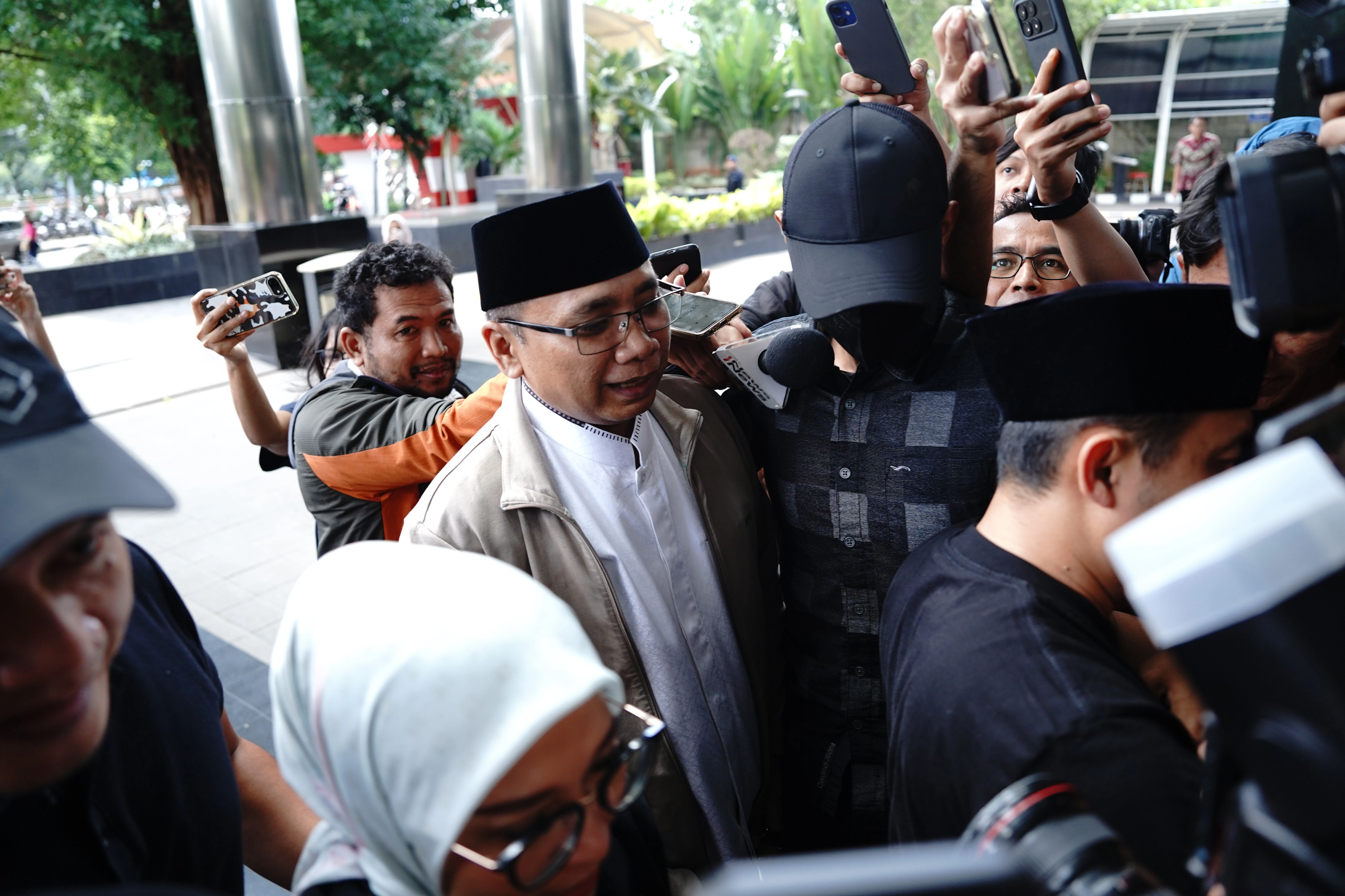 Penuhi Permintaan Keluarga, KPK Pindahkan Yaqut Jadi Tahanan Rumah