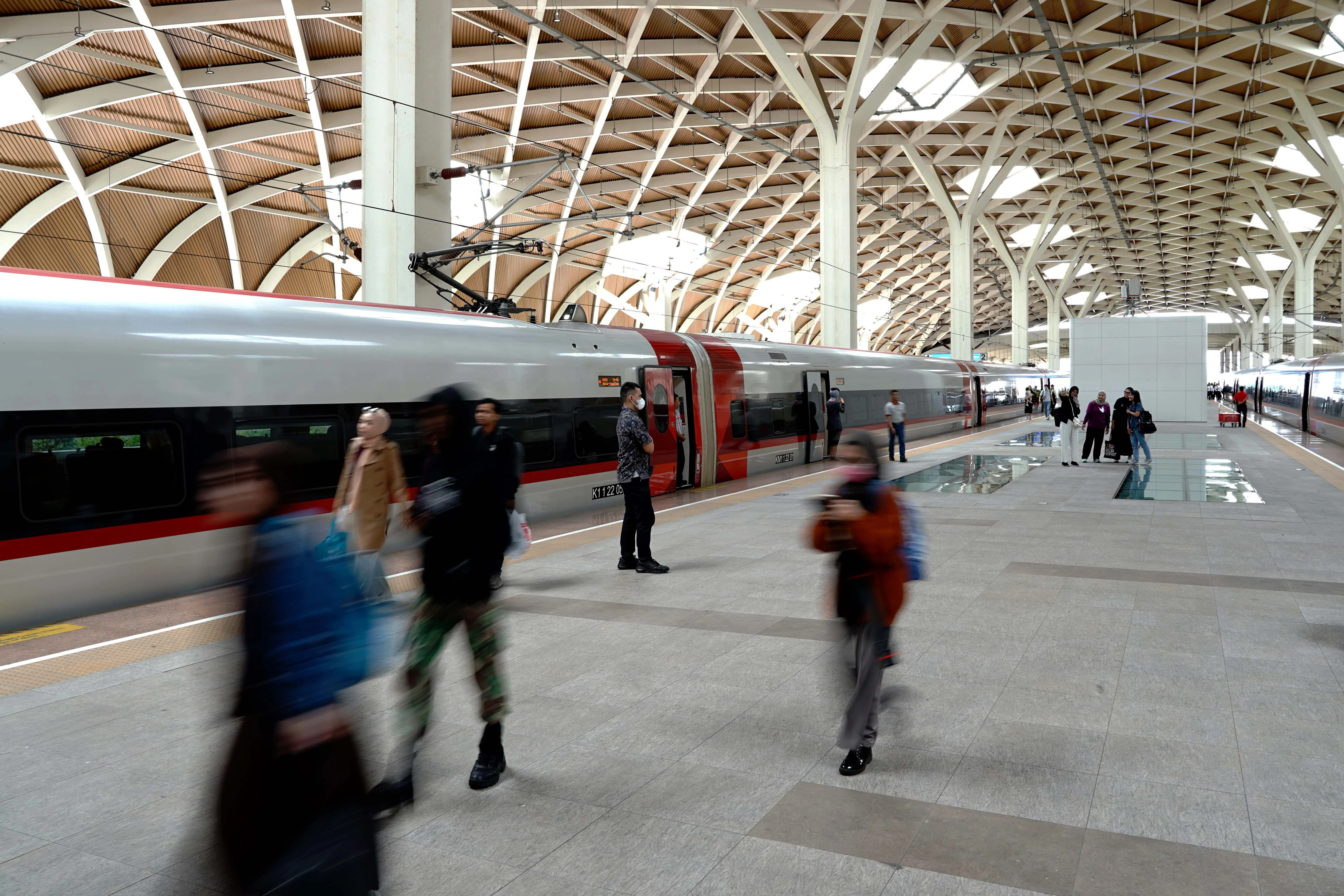 Whoosh, Kereta Cepat, KCIC