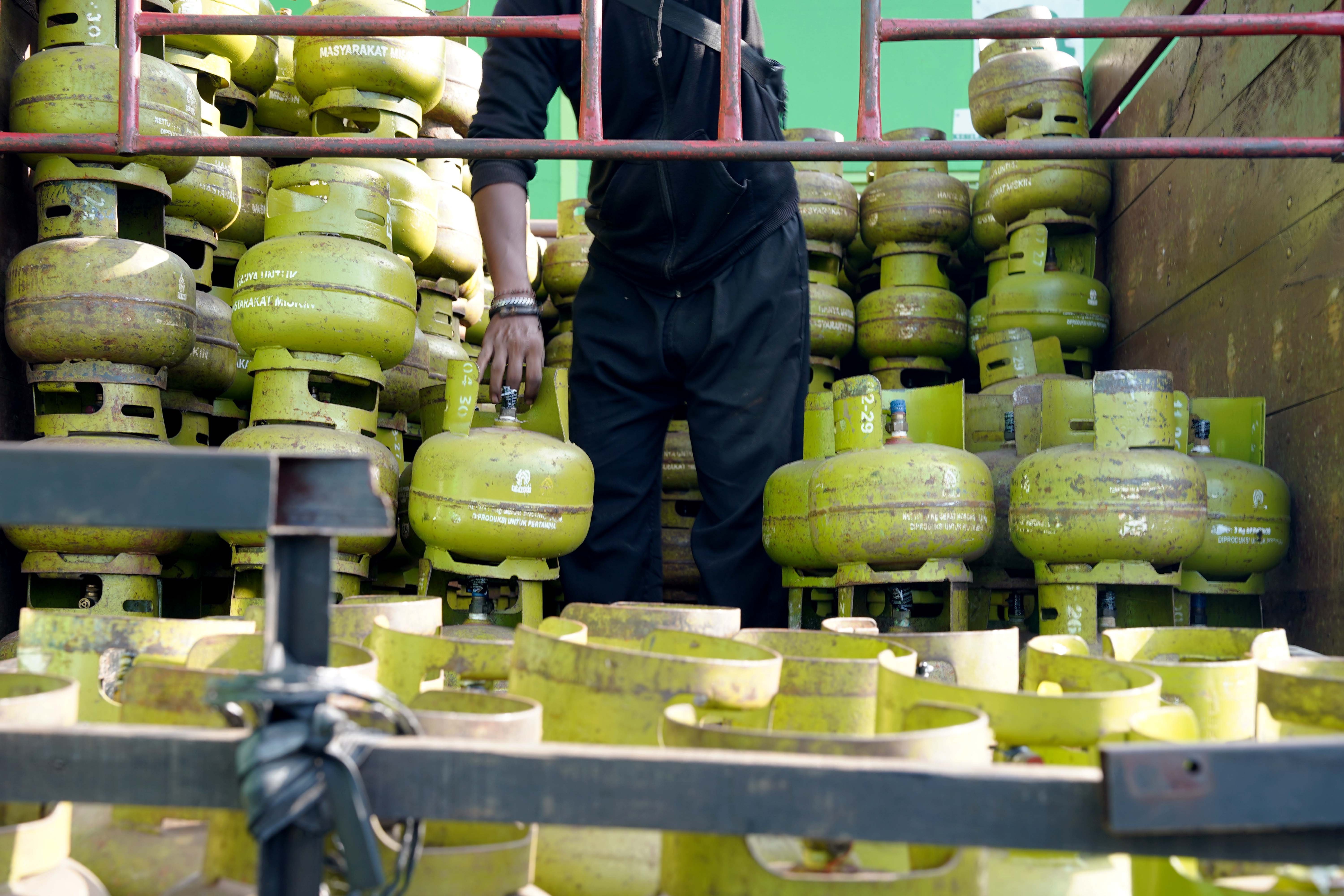 Realisasi Subsidi 2025: Pemerintah Guyur Rp345 Triliun Buat BBM Hingga Listrik