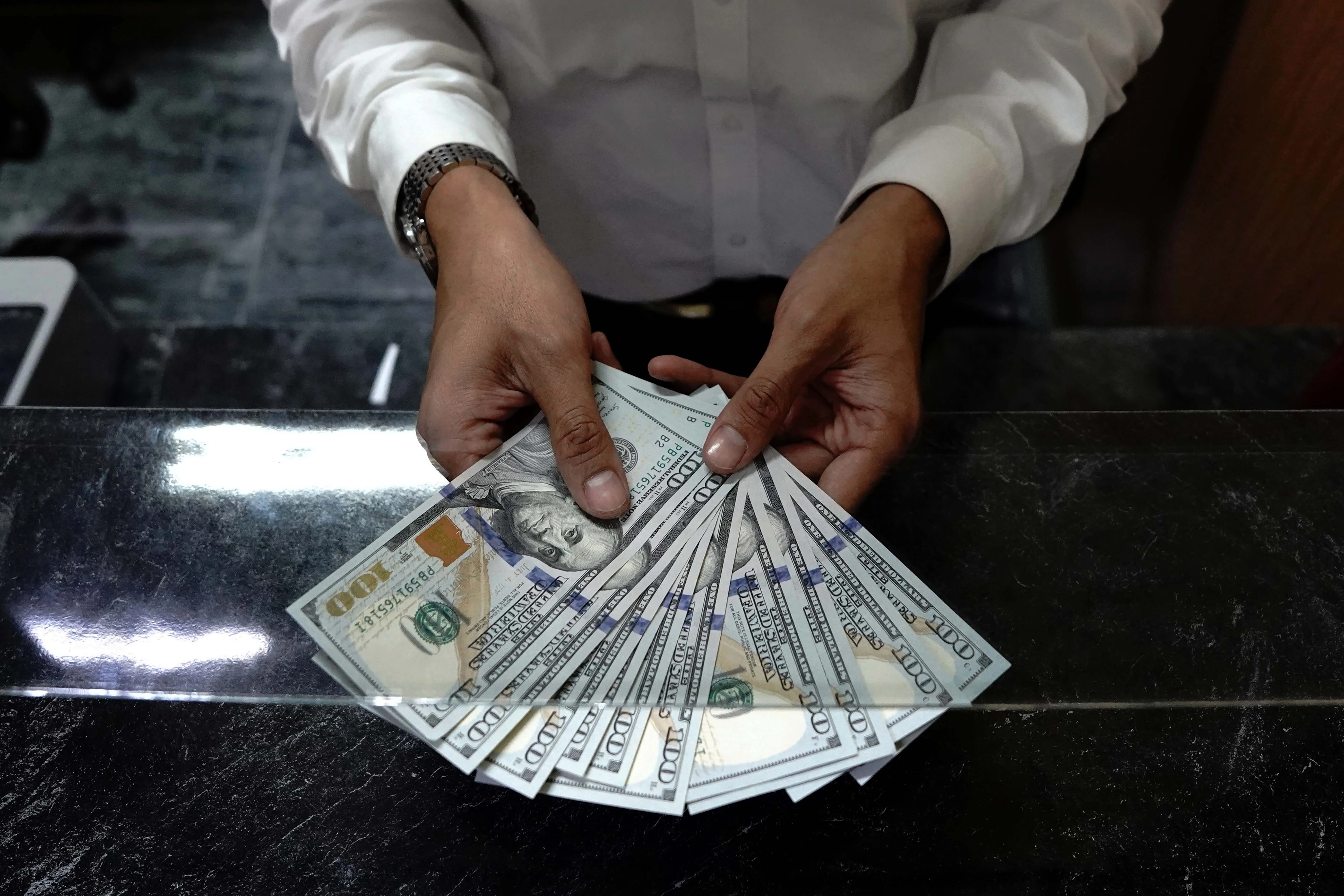 Dolar AS Tergelincir di Awal 2026, Fokus Pasar Beralih ke Kebijakan The Fed