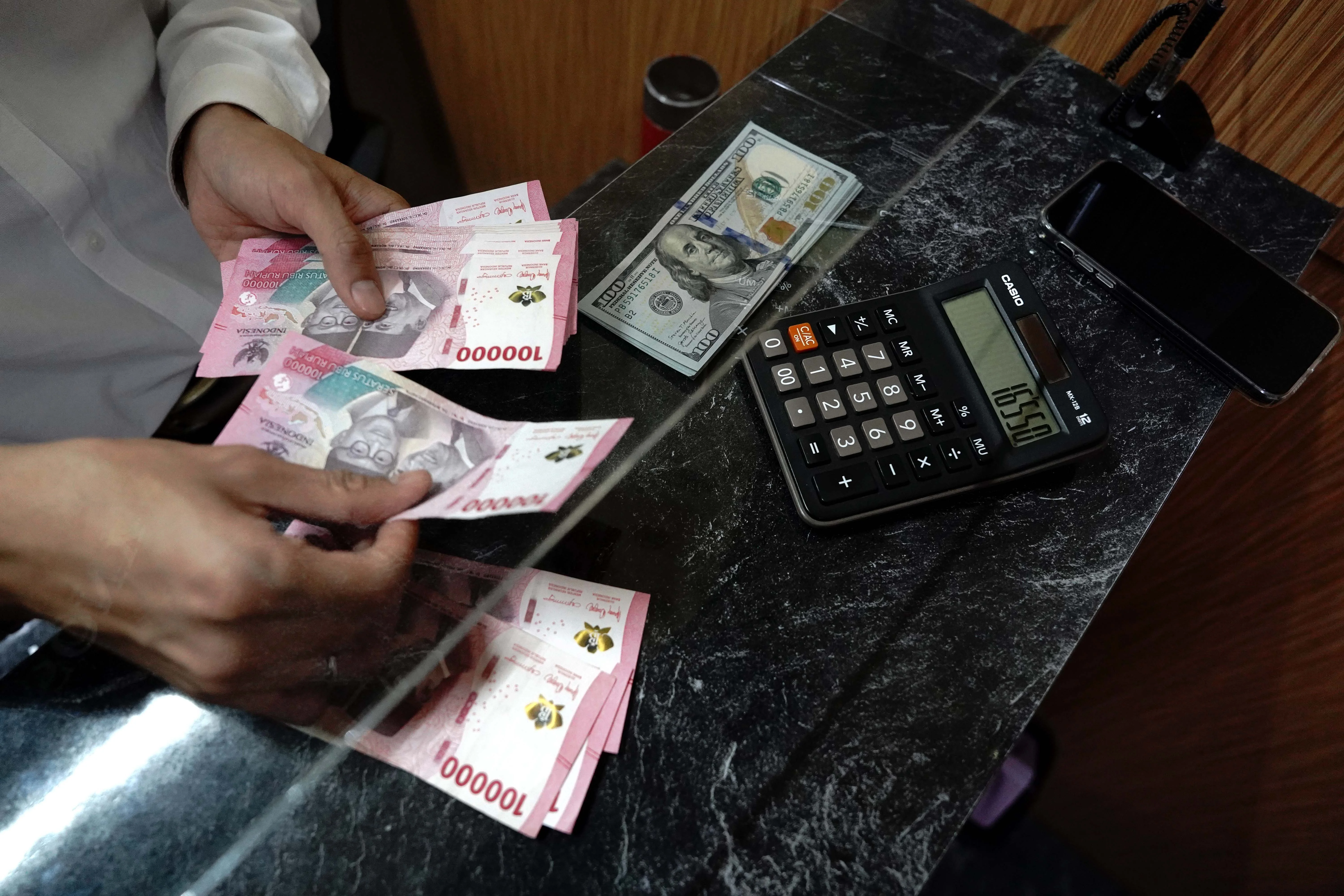 Rupiah Hari Ini 27 November 2025 Rupiah Menguat ke Rp16.636, Cek Pemicunya