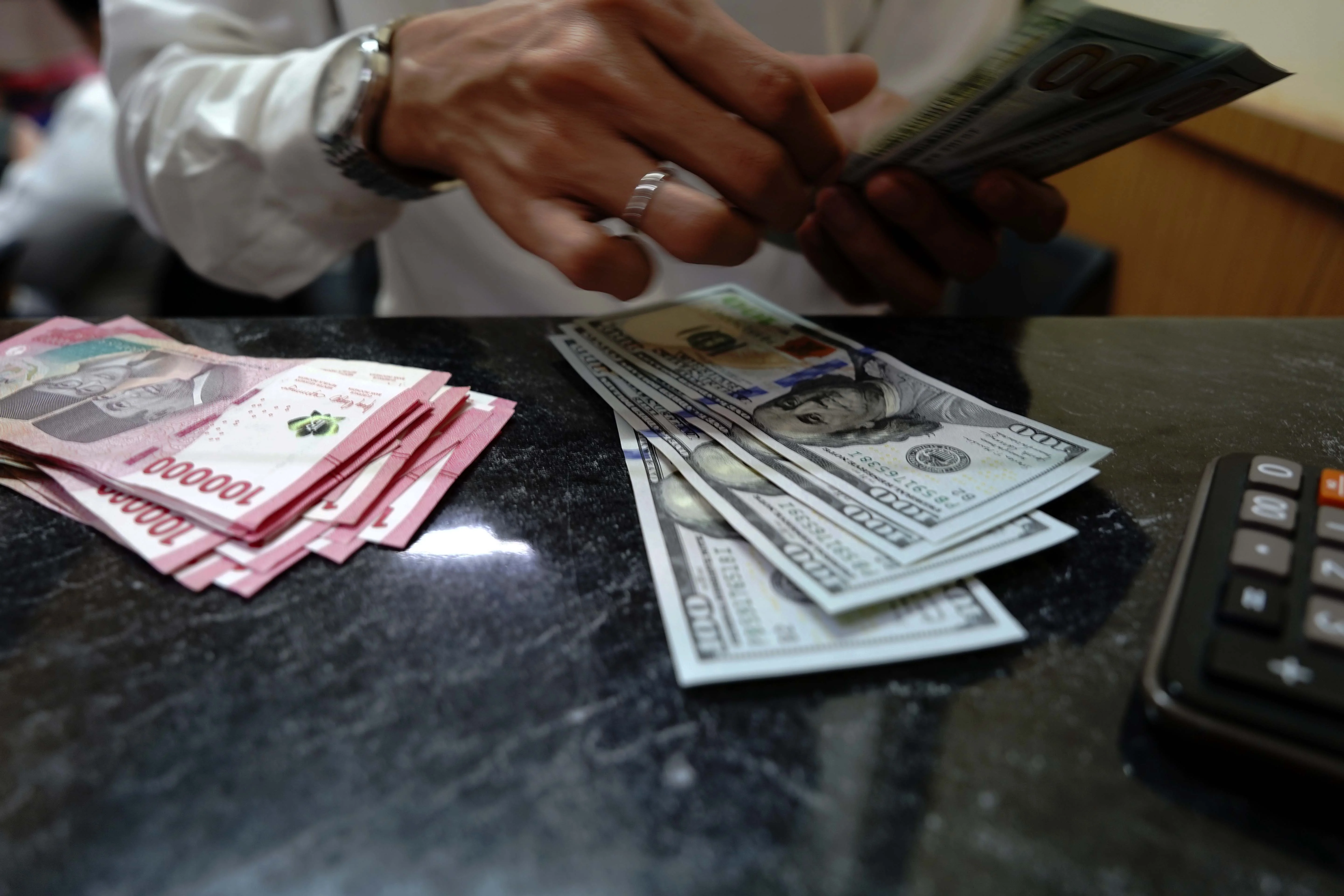 Dolar, Rupiah, Money Changer, Penukaran Uang