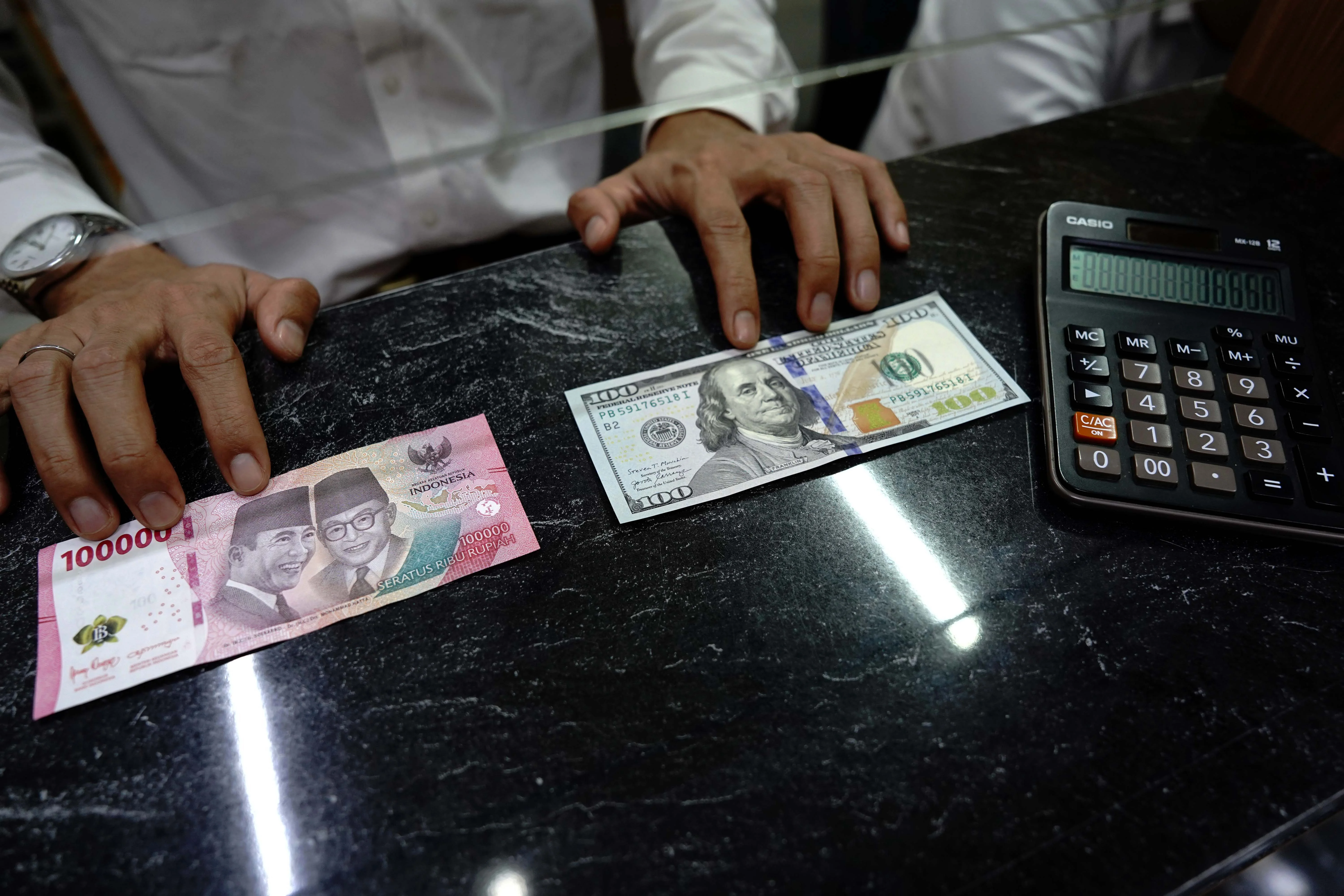 Rupiah 28 Januari 2026 Menguat ke Rp16.722 per Dolar AS di Tengah Gejolak Global dan Stimulus Pemerintah