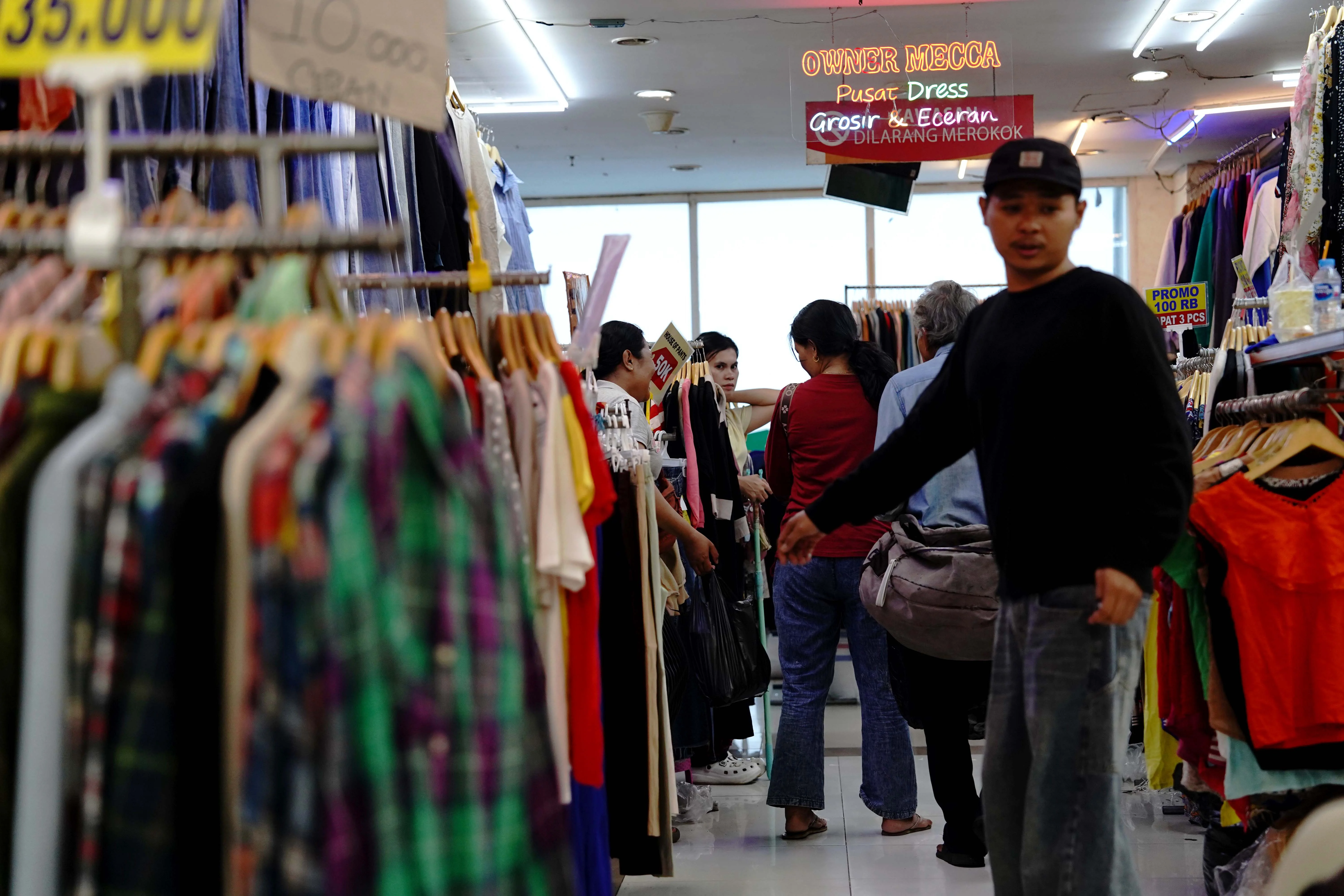 Menteri UMKM: Impor Barang White Label Hantam UMKM Lebih Parah