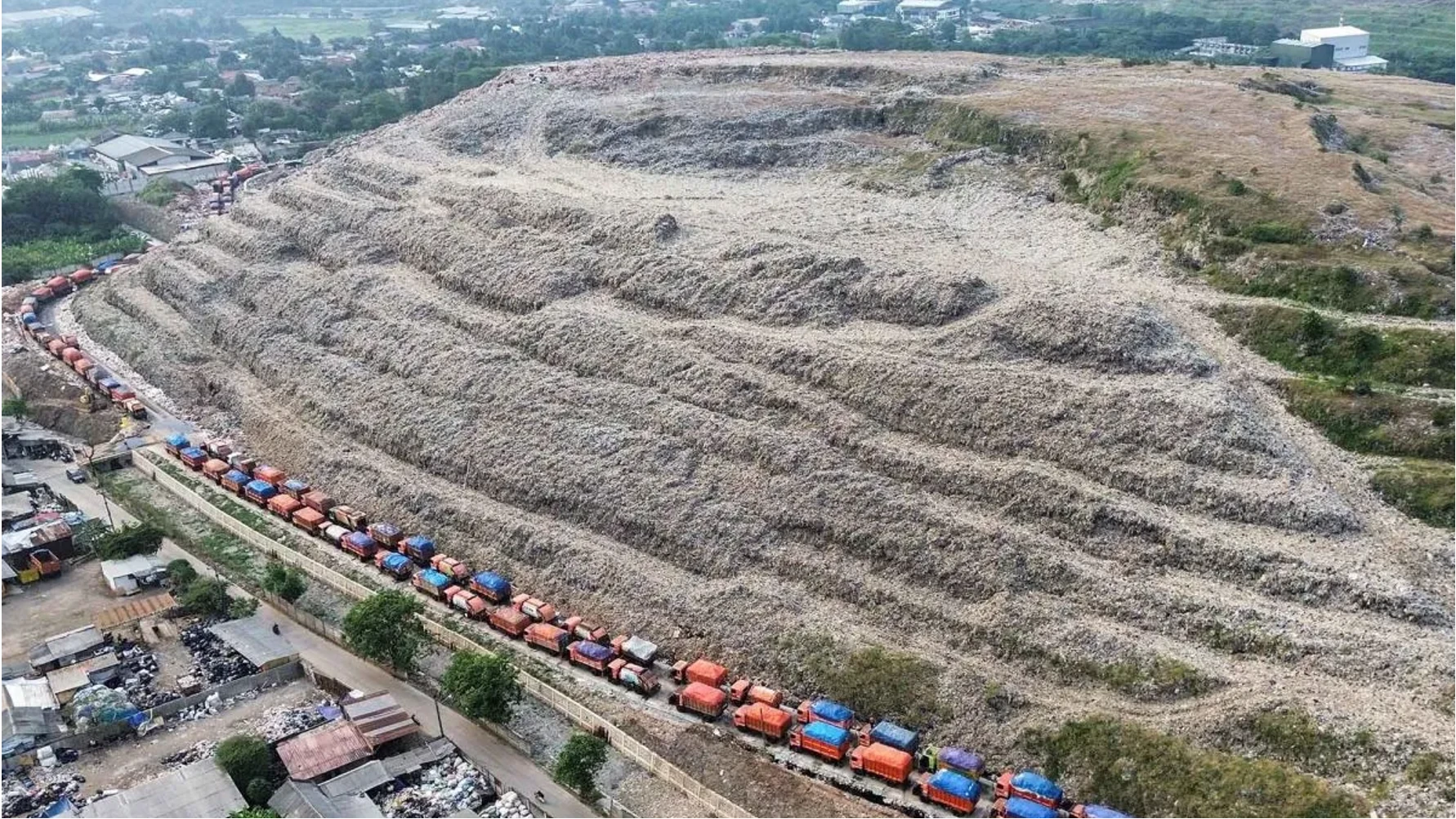 Daftar 5 TPA Terbesar di Indonesia dan Masalahnya: TPST Bantargebang hingga TPA Piyungan