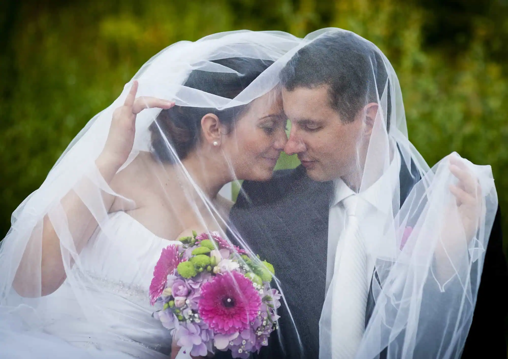 Perempuan Modern Nggak Anggap Nikah Penting Lagi, Kenapa Sih?