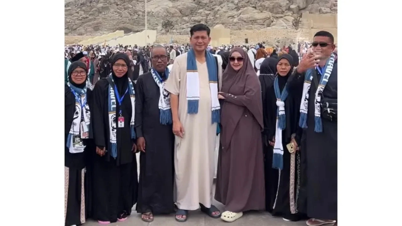 Bupati Aceh Umrah Saat Darurat Bencana, Runtuhnya Empati Atas Nama Agama