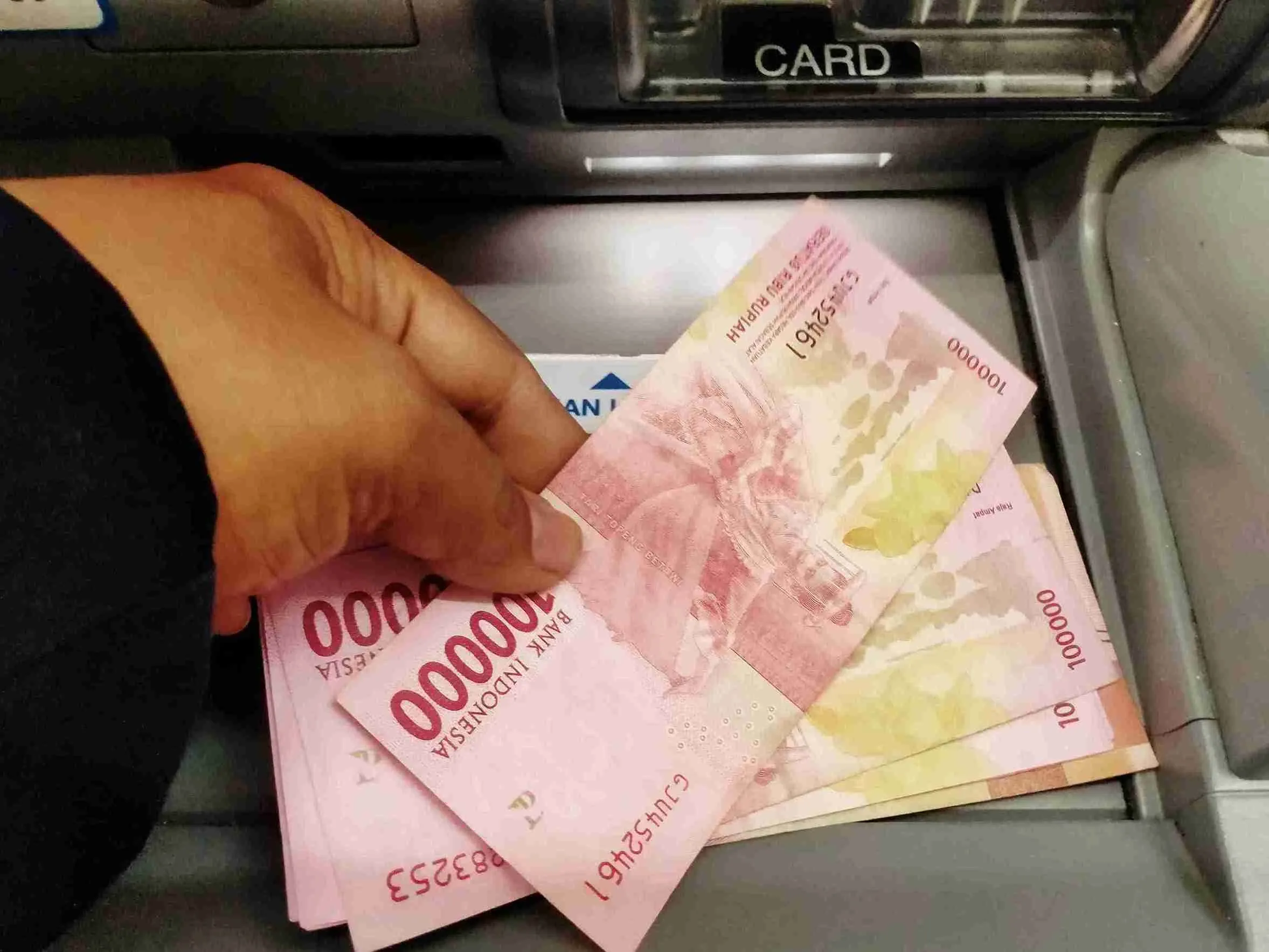 Cara Lengkap Tarik Tunai DANA di Indomaret dan Syaratnya