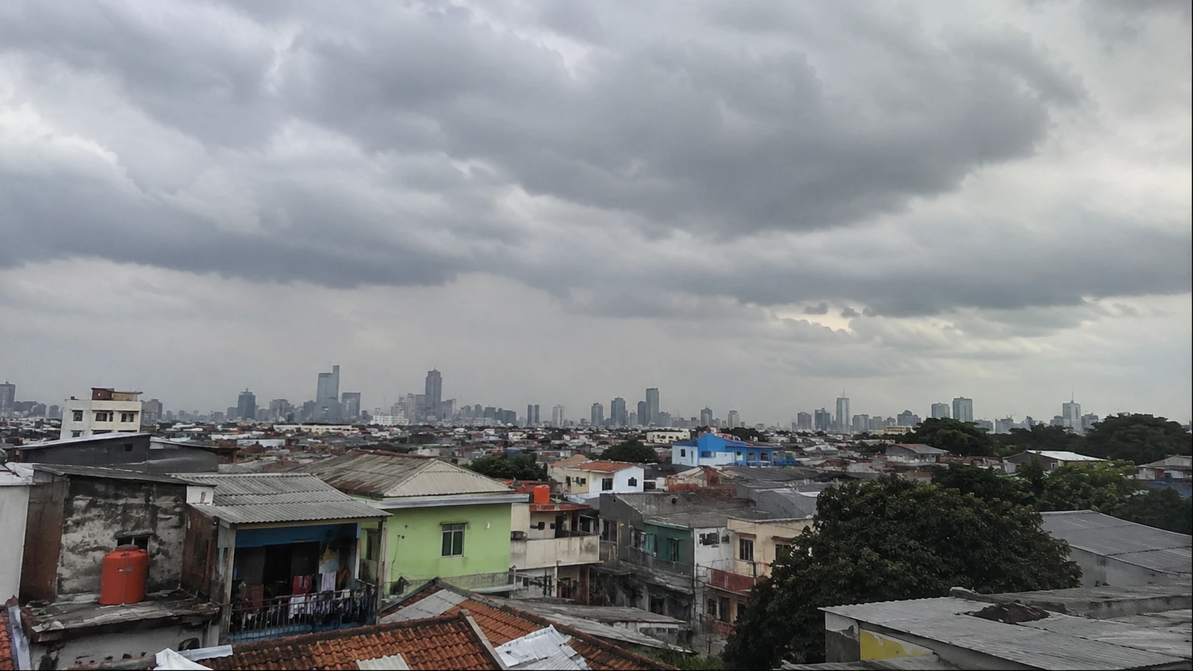 BMKG: Jakarta Didominasi Berawan Hari Ini, Waspada Potensi Hujan Kilat di Sejumlah Wilayah