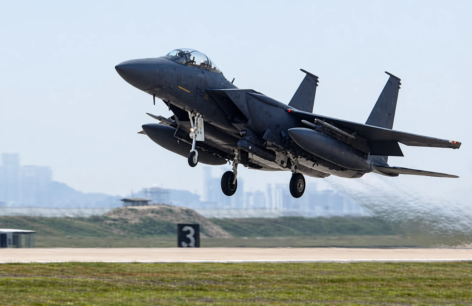 Pilot Selfie Picu Tabrakan Dua Jet Tempur F-15K Korea Selatan