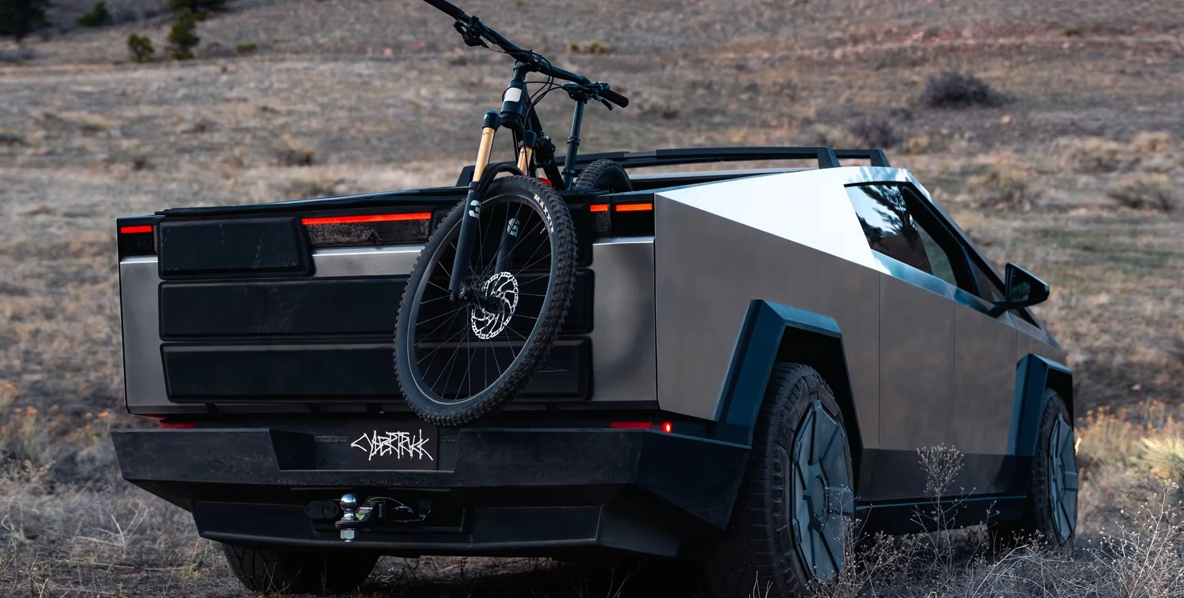 Lampu Bermasalah Tesla Tarik 6.197 Cybertruck