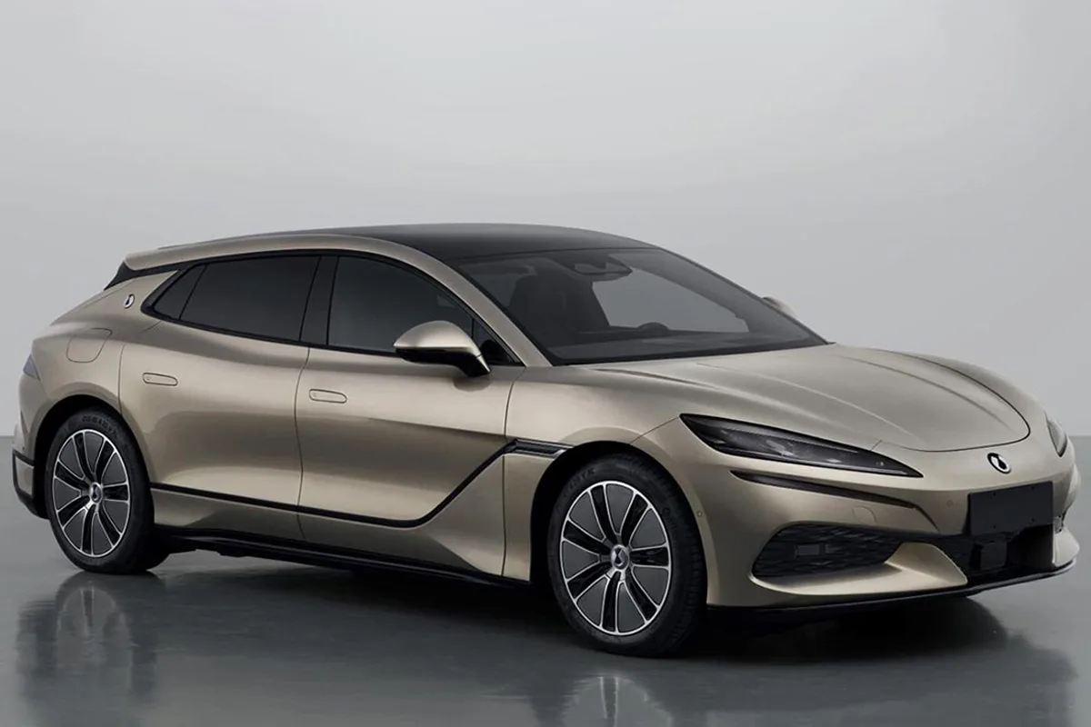 BYD Denza Z9 GT Akan Menjadi Mobil Tunggangan James Bond