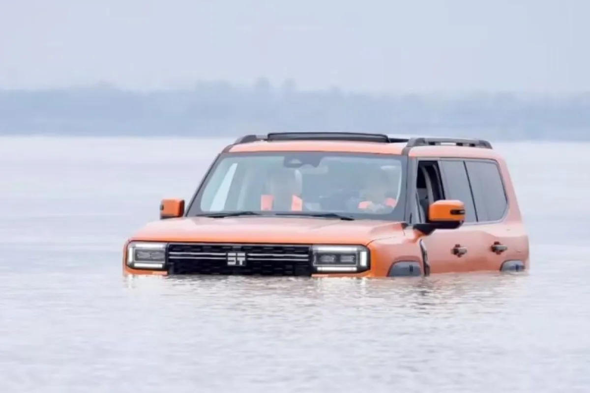 Era Mobil Amfibi, Jetour Zongheng G700 Jadi SUV Pertama Sebrangi Sungai Yangtze