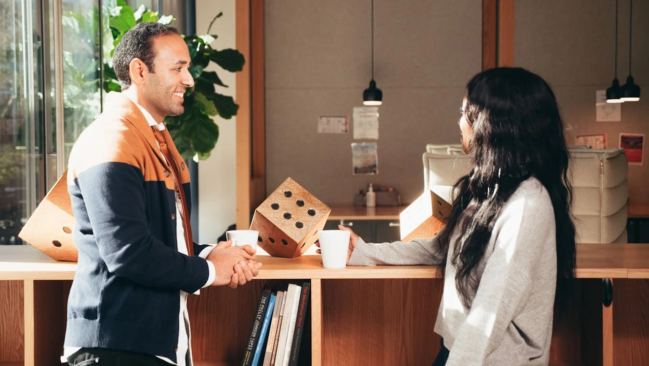 Perbedaan Pegawai Kontrak dan Tetap, Mana yang Lebih Baik?