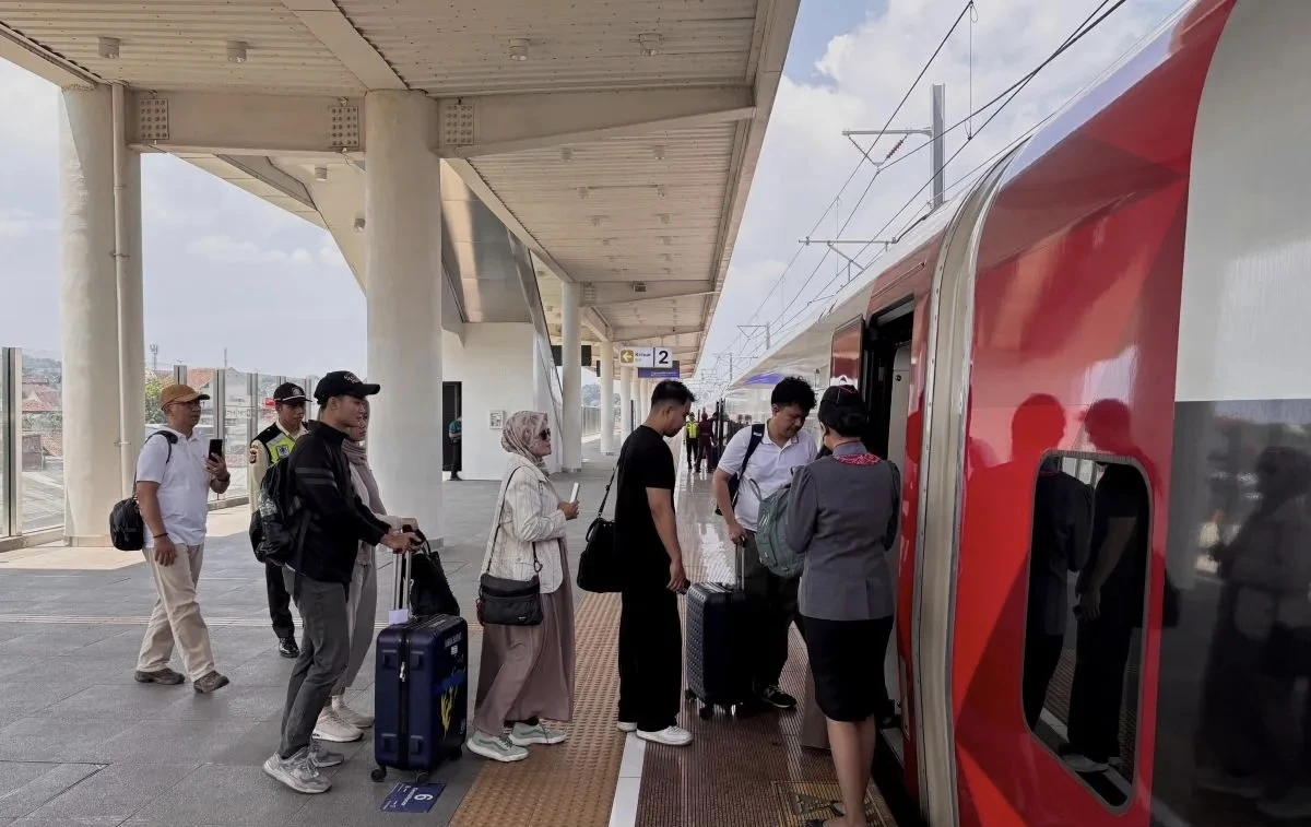 Libur Panjang, Penjualan Tiket Whoosh Tembus 53 Ribu