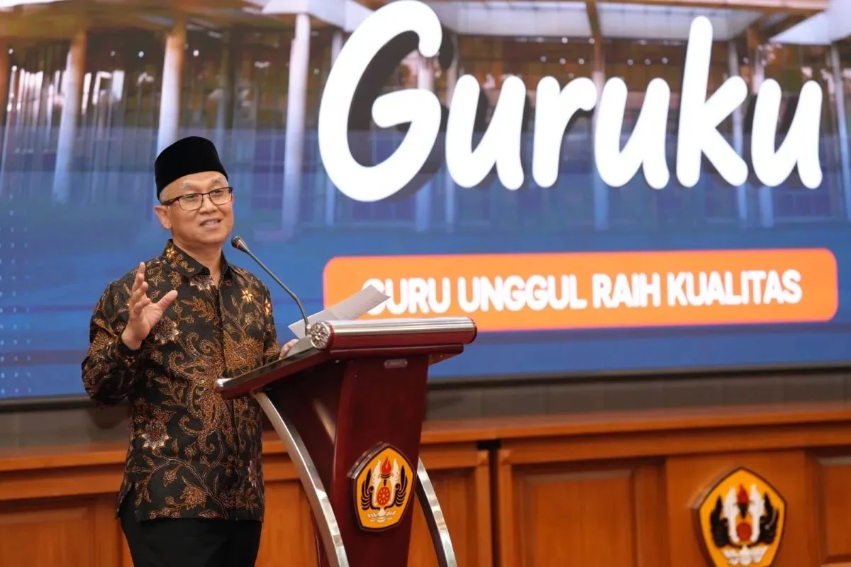 Wamendikdasmen Atip Latipulhayat, beasiswa guru
