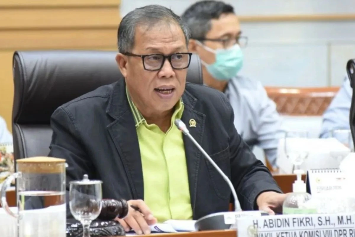 DPR Desak Izin KBIHU Dicabut Usai Patok Tenda Haji dan Dugaan Pungli di Arafah