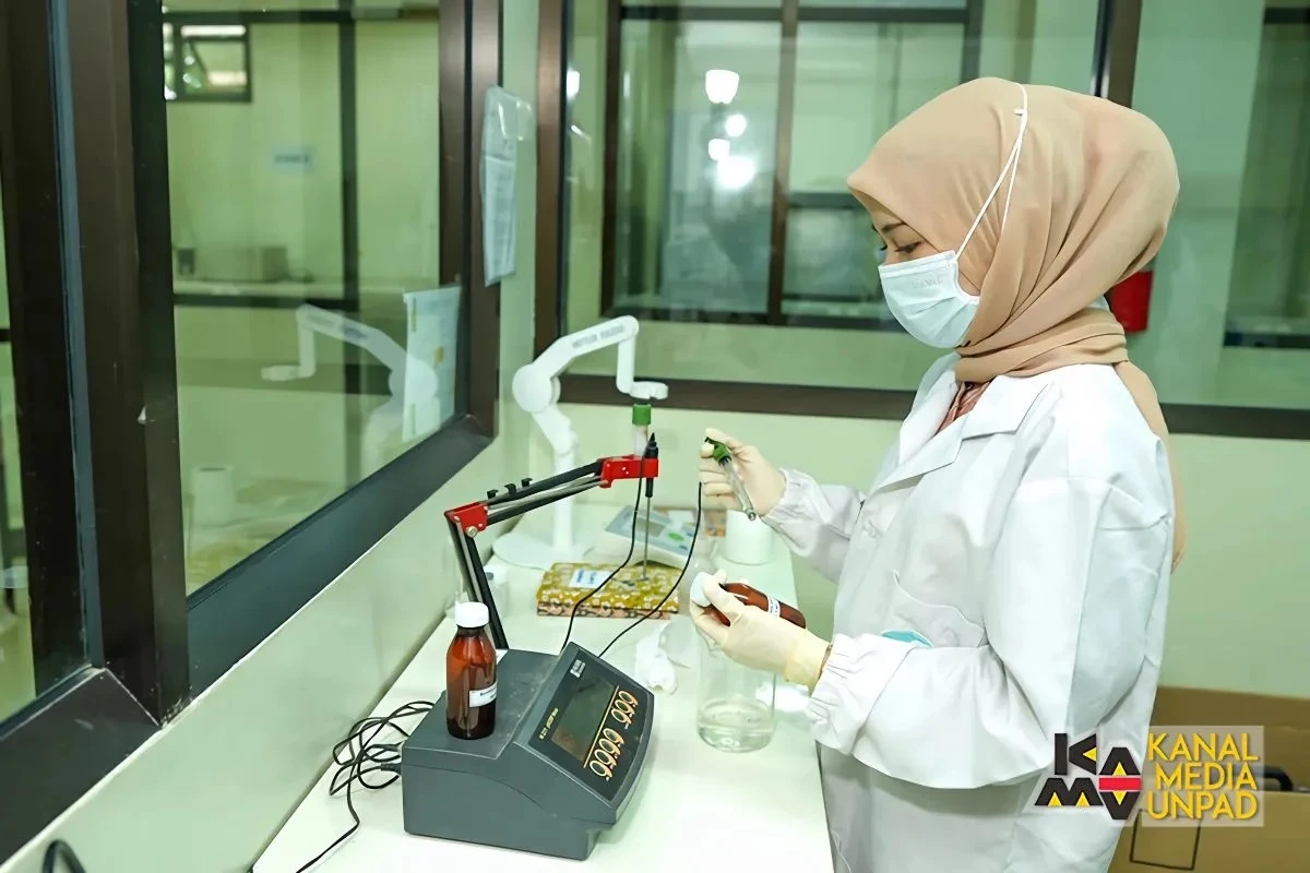 Lab Fakultas Farmasi Unpad