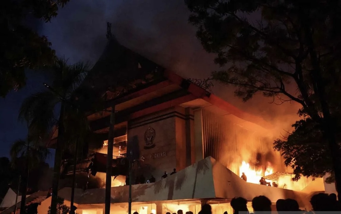 kantor DPRD Kota Makasar