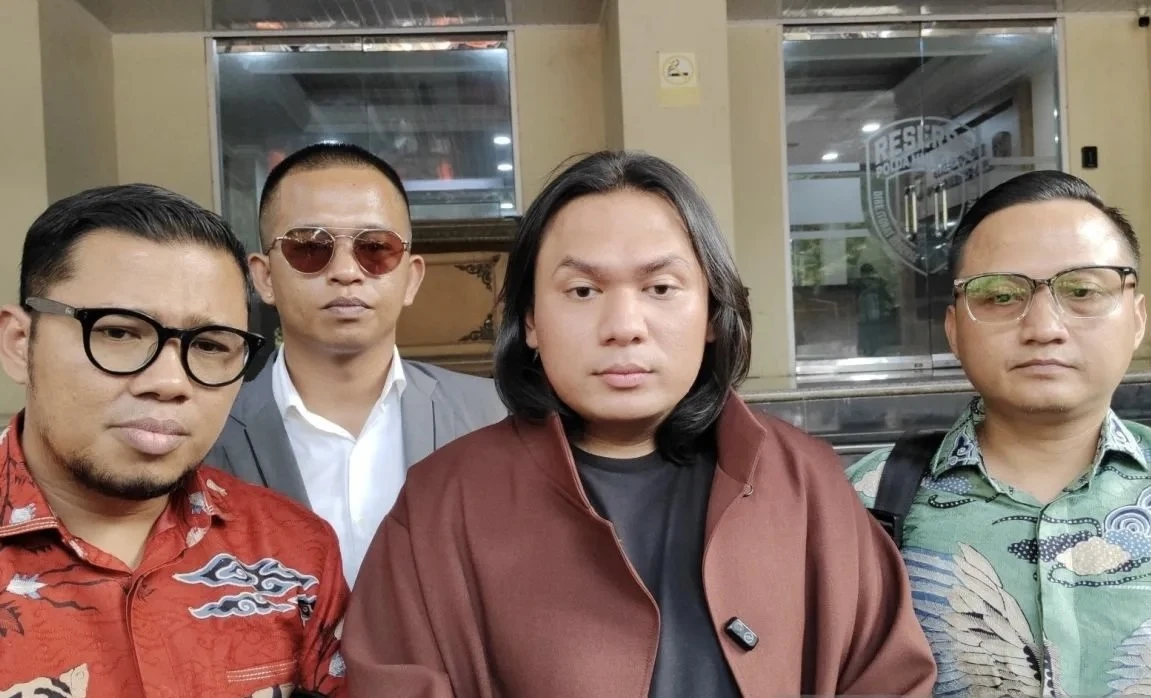 Keanu Angelo Penuhi Panggilan Polisi Terkait Kasus Penipuan Umrah Hanania Group