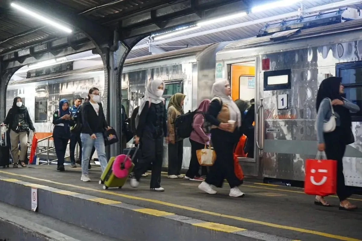 penumpang kereta api
