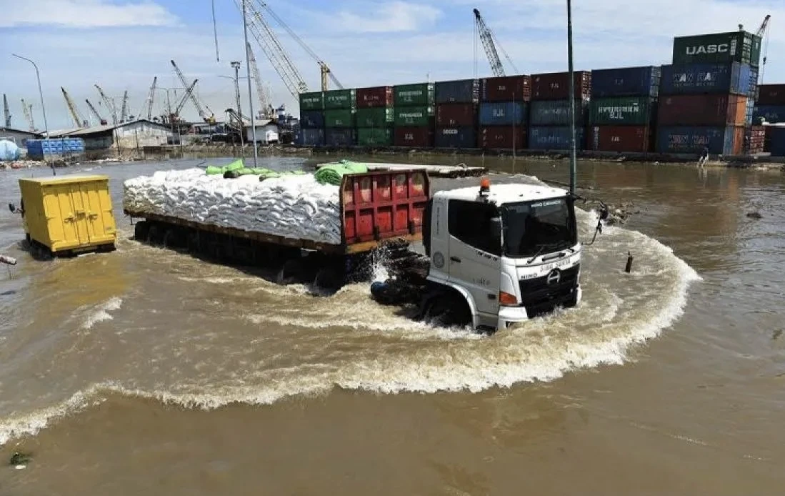 Pramono: Banjir Rob di Pesisir Jakarta Dampak dari Supermoon