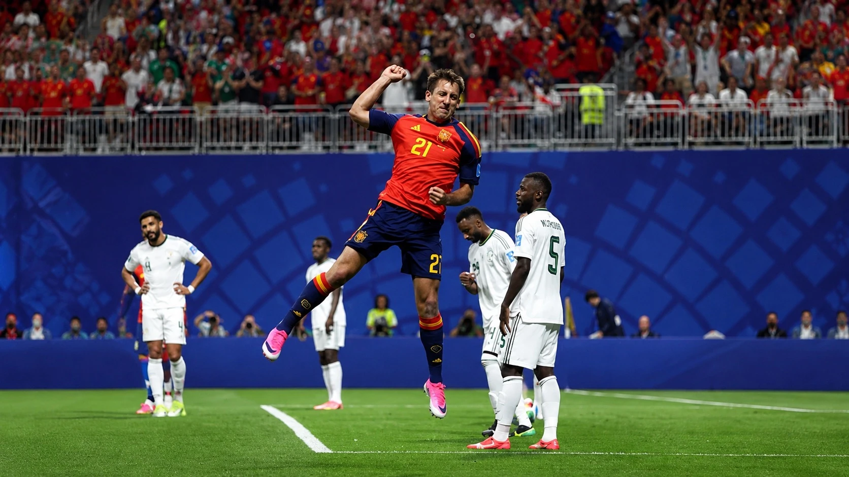 Spanyol Gilas Arab Saudi 4-0, Yamal dan Oyarzabal Bersinar