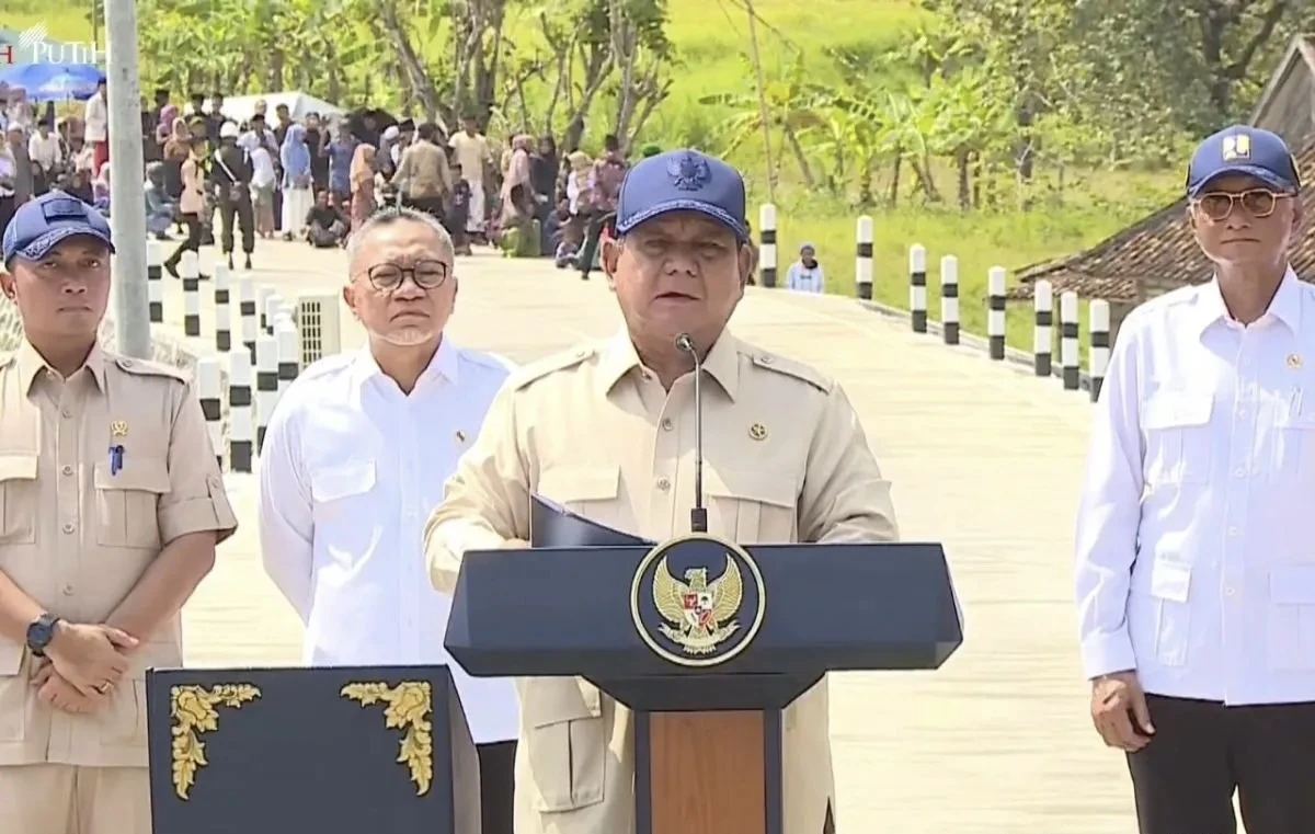 Resmikan 1.151 Km Jalan Daerah, Prabowo Janji Tambah Anggaran hingga Desa